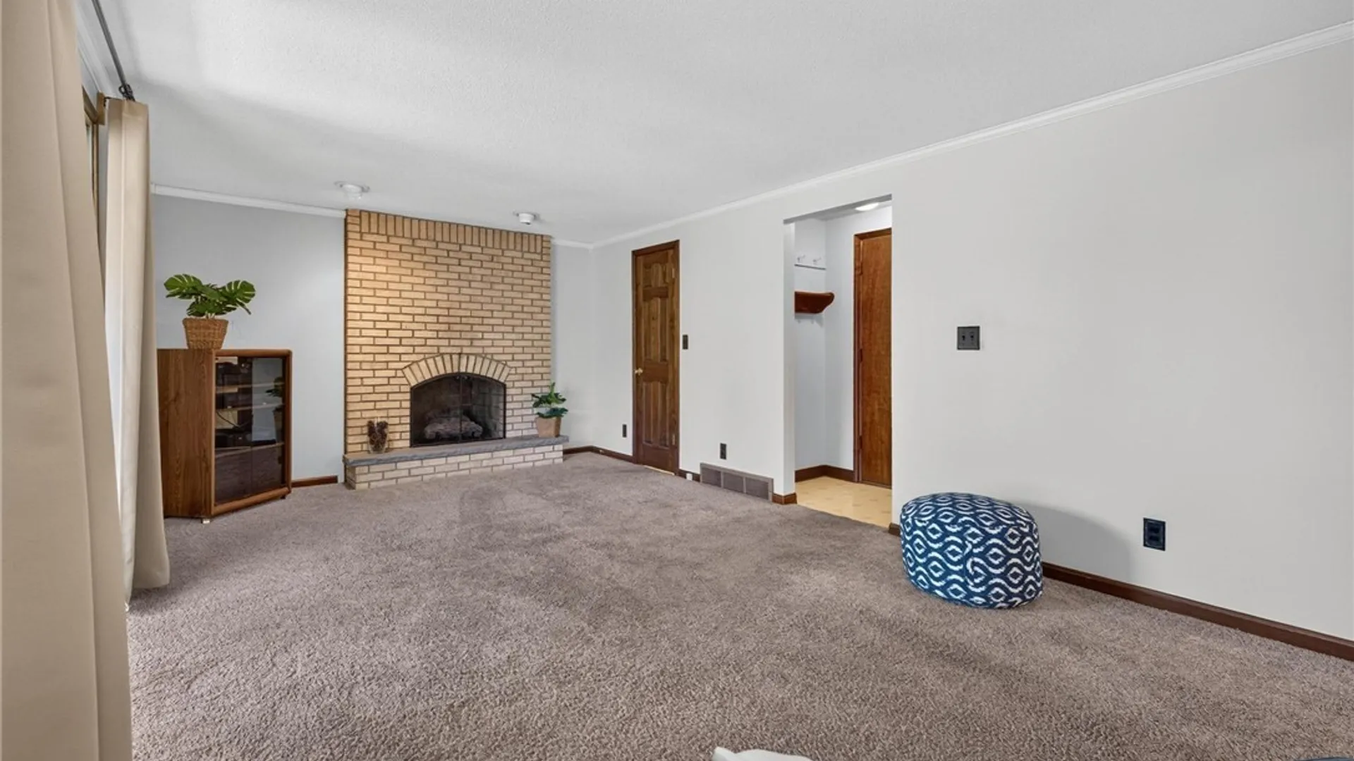 Property at 72 Carmelite Drive, West Seneca, NY 14224 25