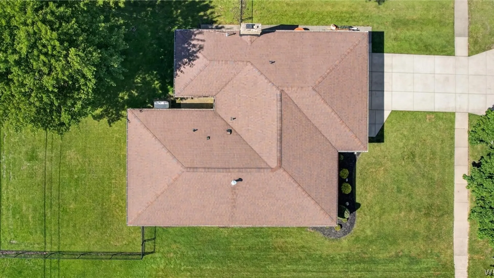 Property at 72 Carmelite Drive, West Seneca, NY 14224 38