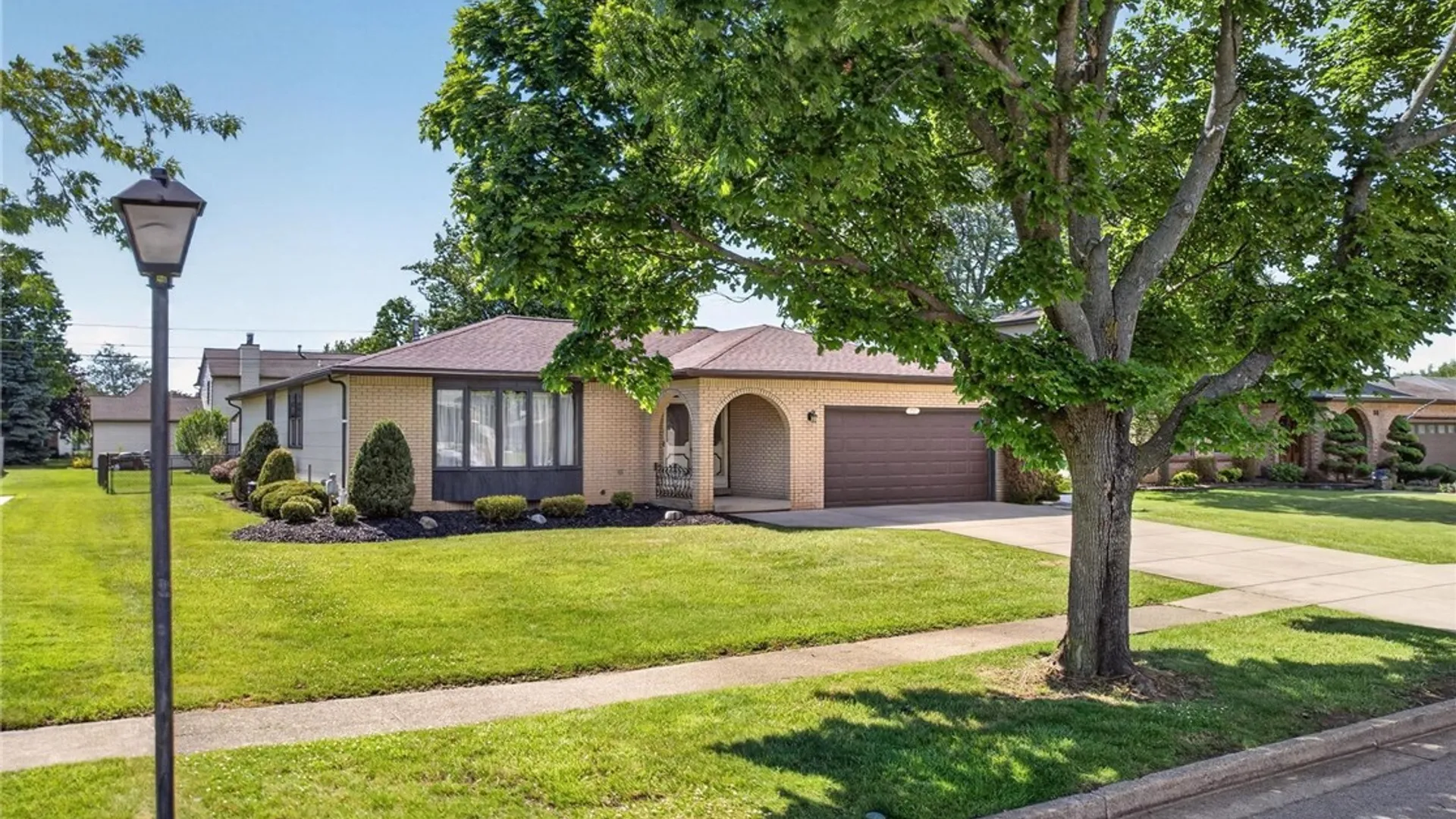 Property at 72 Carmelite Drive, West Seneca, NY 14224 40