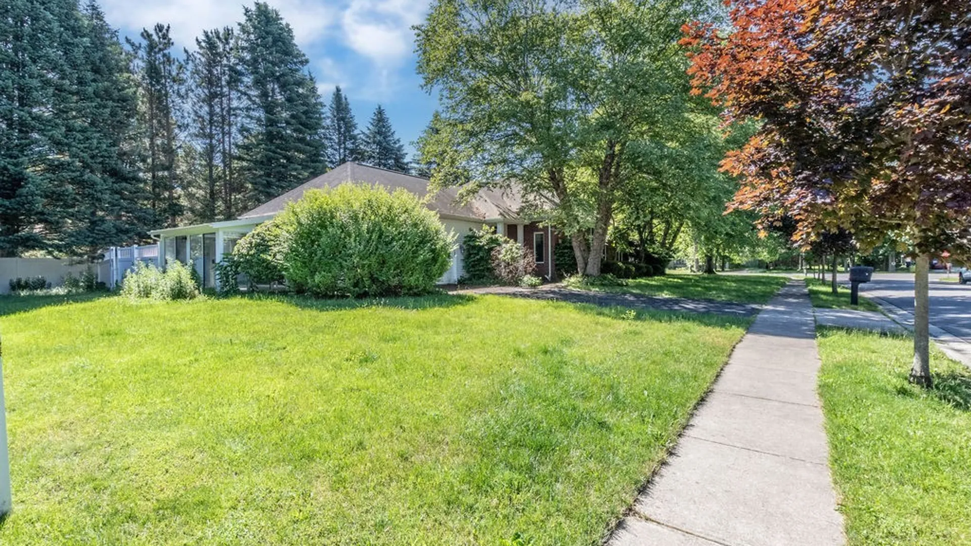 Property at 15 Brookshire Court, Amherst, NY 14051 3