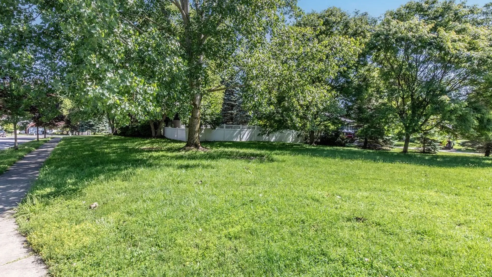 Property at 15 Brookshire Court, Amherst, NY 14051 42