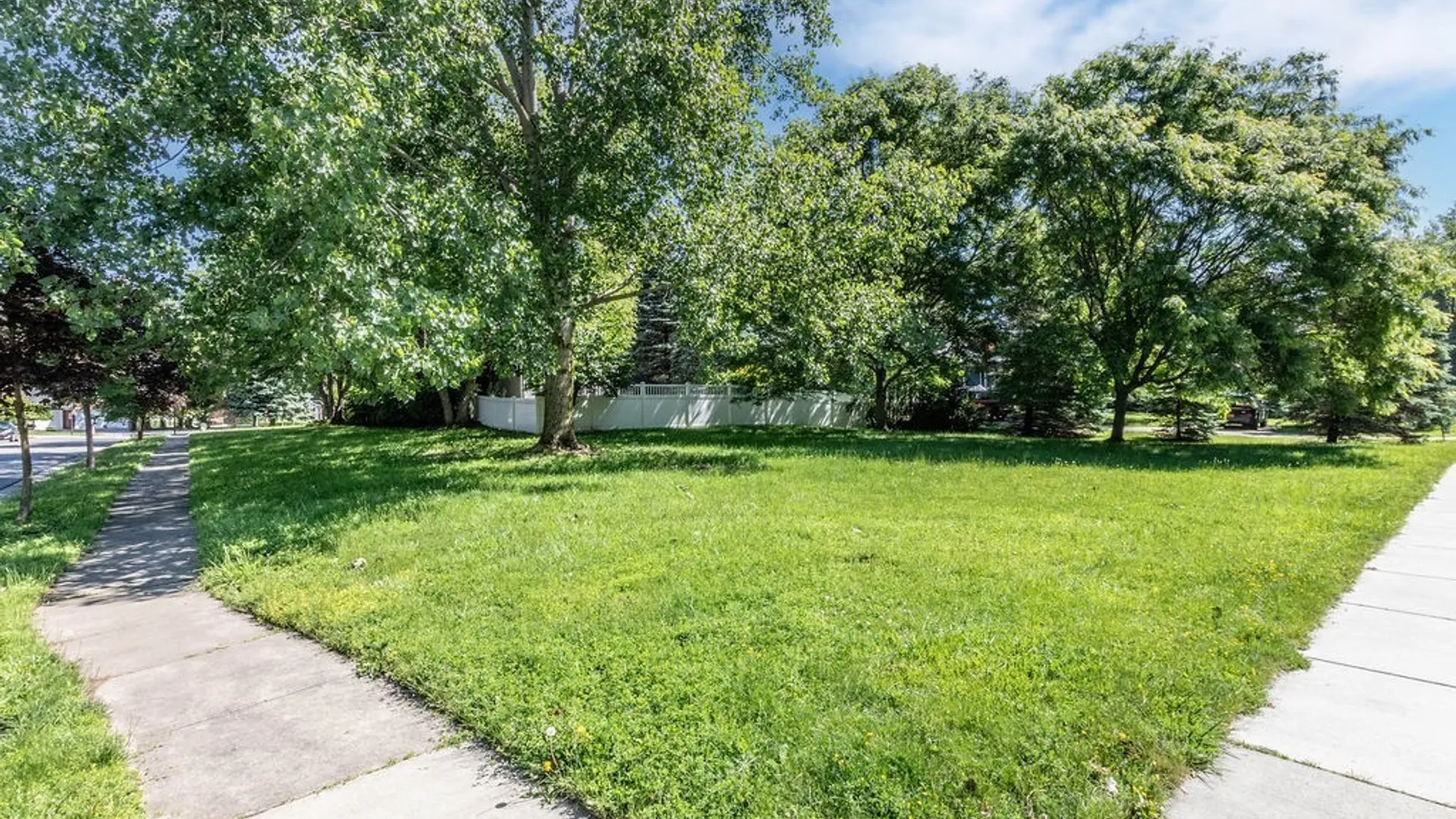 Property at 15 Brookshire Court, Amherst, NY 14051 44