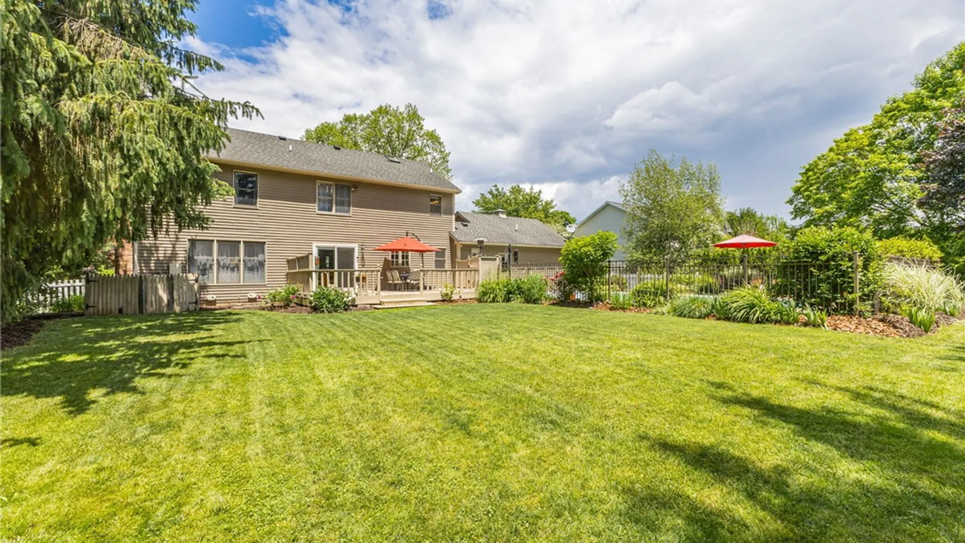 Property at 129 Caversham Woods, Pittsford, NY 14534 34