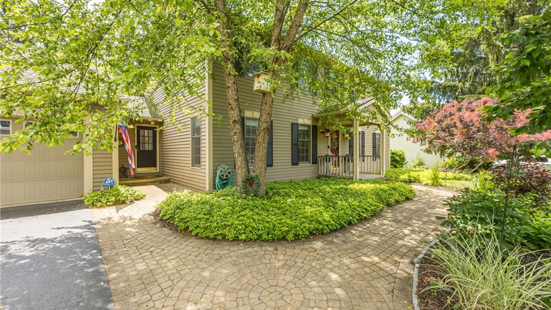 Property at 129 Caversham Woods, Pittsford, NY 14534 4