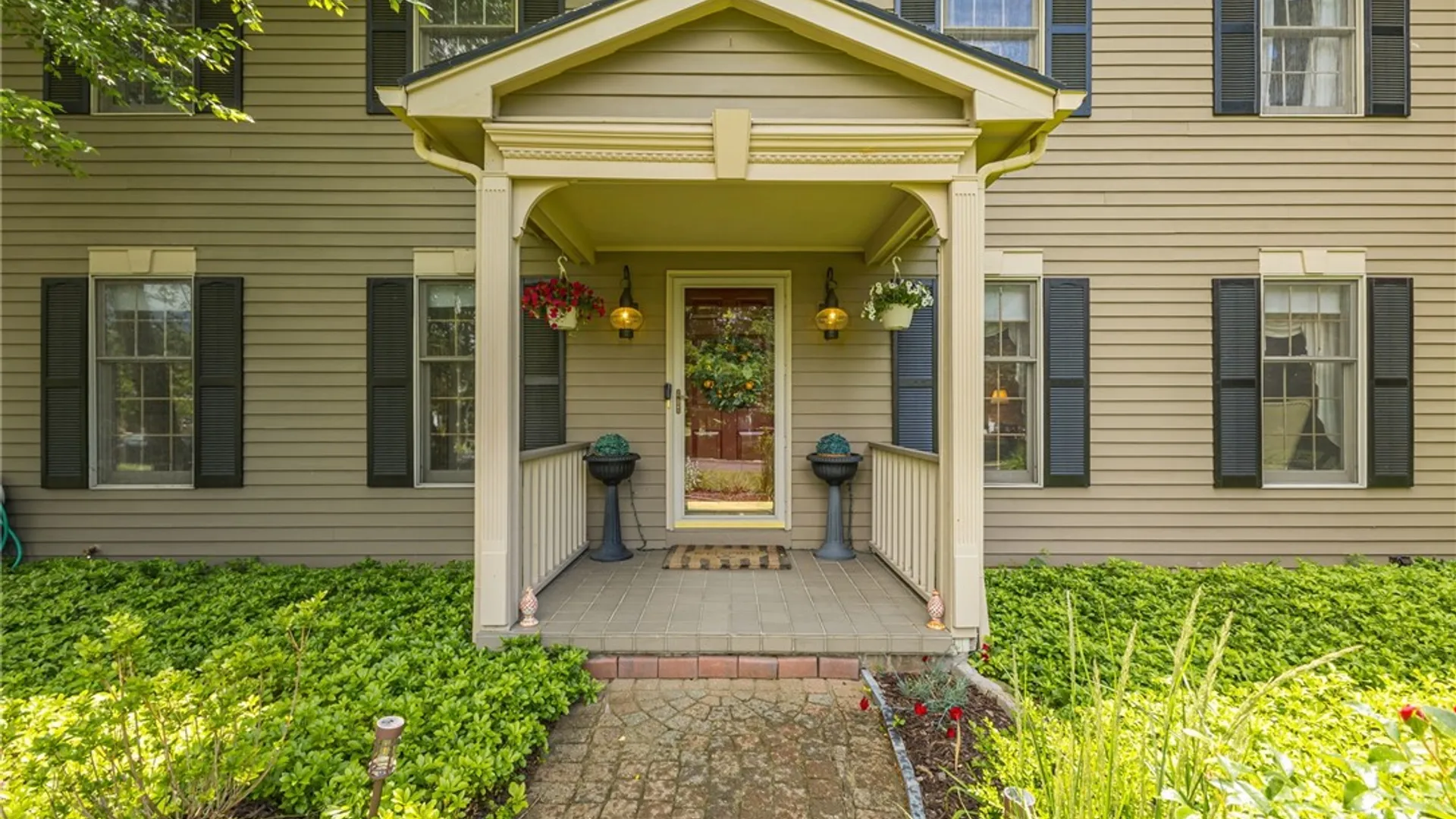 Property at 129 Caversham Woods, Pittsford, NY 14534 5
