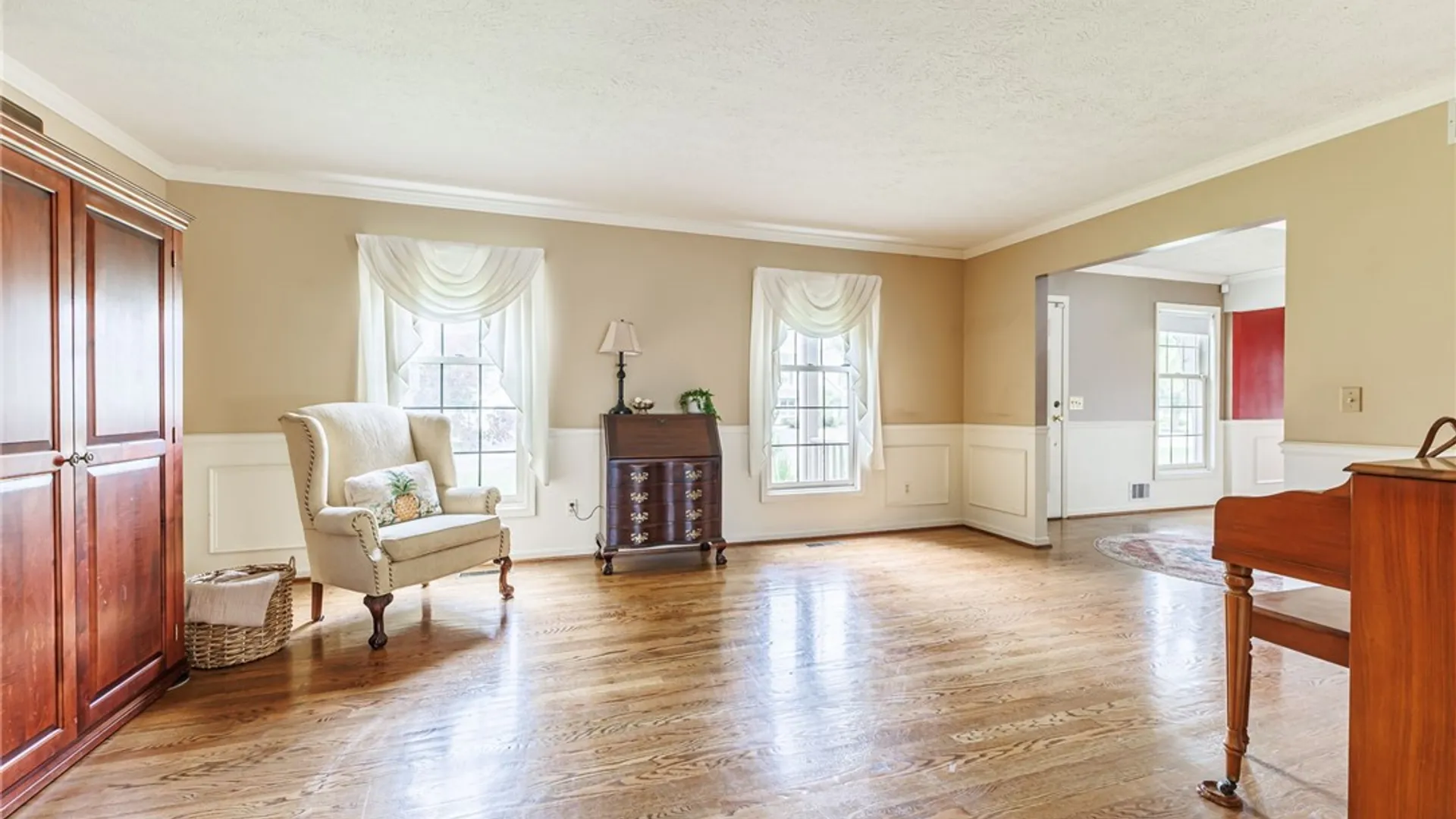 Property at 129 Caversham Woods, Pittsford, NY 14534 7