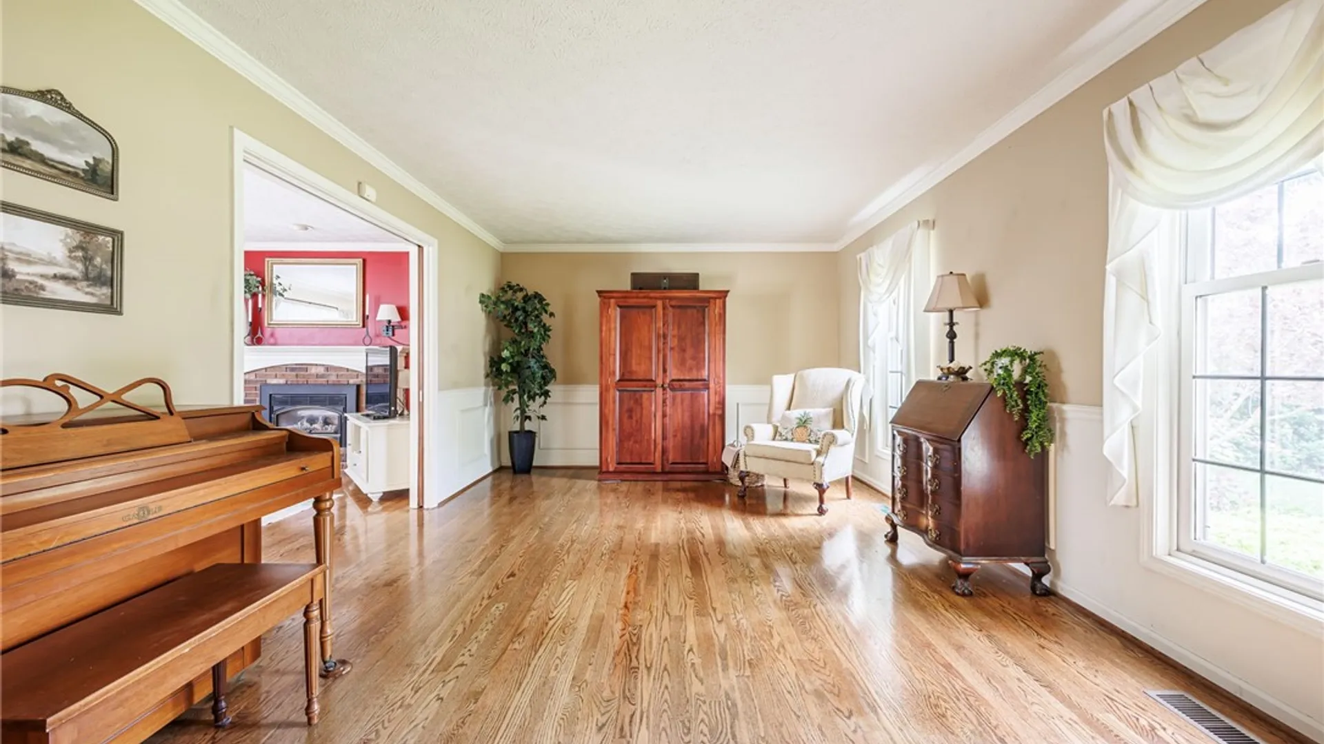 Property at 129 Caversham Woods, Pittsford, NY 14534 8