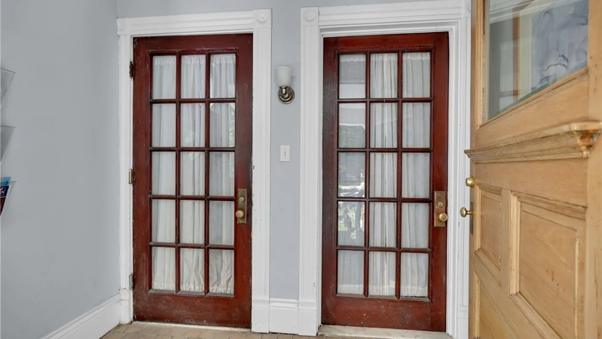 Property at 412 Ashland Avenue, Buffalo, NY 14222 4
