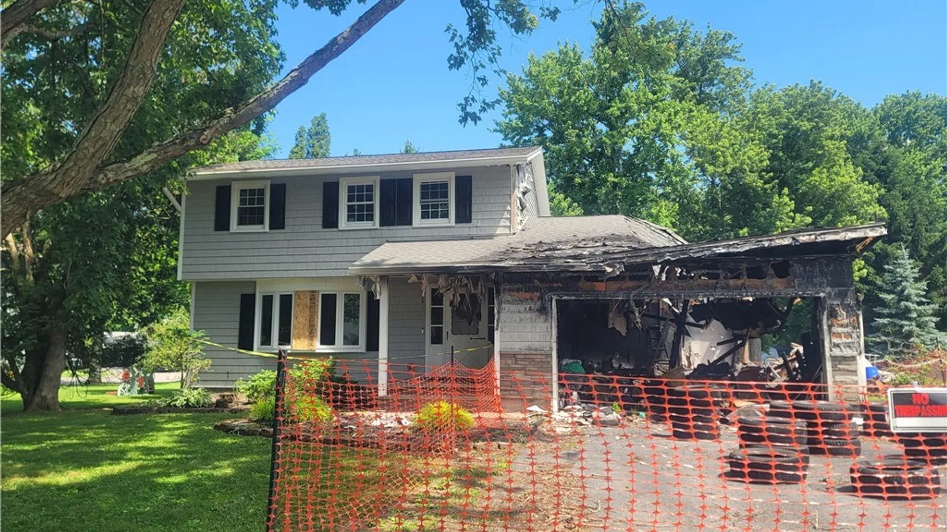 Property at 4033 bay park Drive, Clay, NY 13090 2