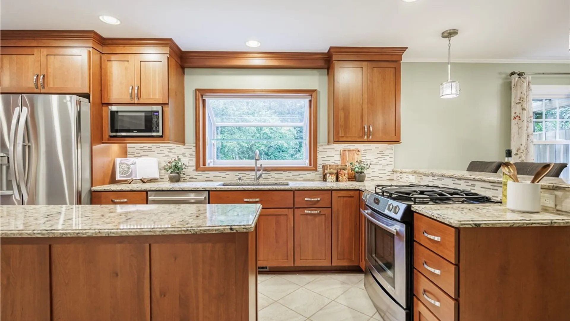 Property at 10 Glendower Circle, Pittsford, NY 14534 11