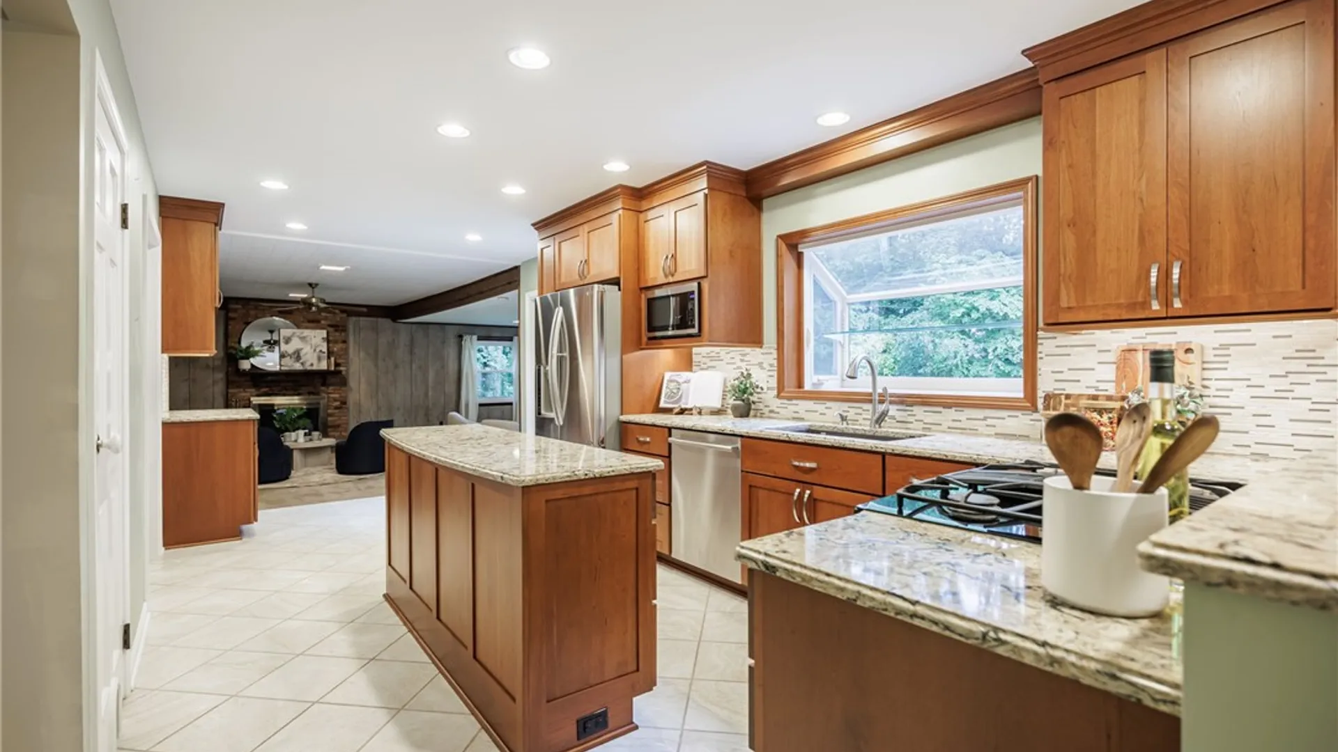 Property at 10 Glendower Circle, Pittsford, NY 14534 14