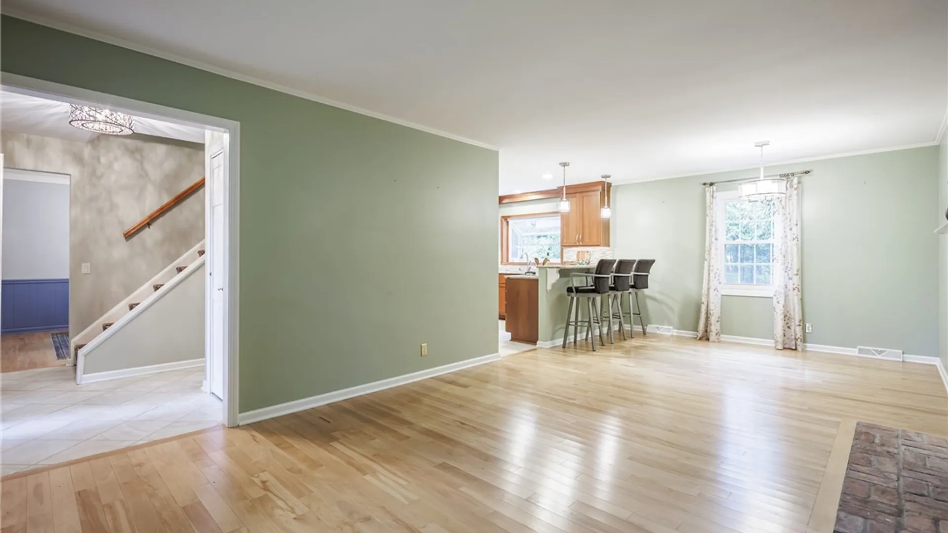 Property at 10 Glendower Circle, Pittsford, NY 14534 22