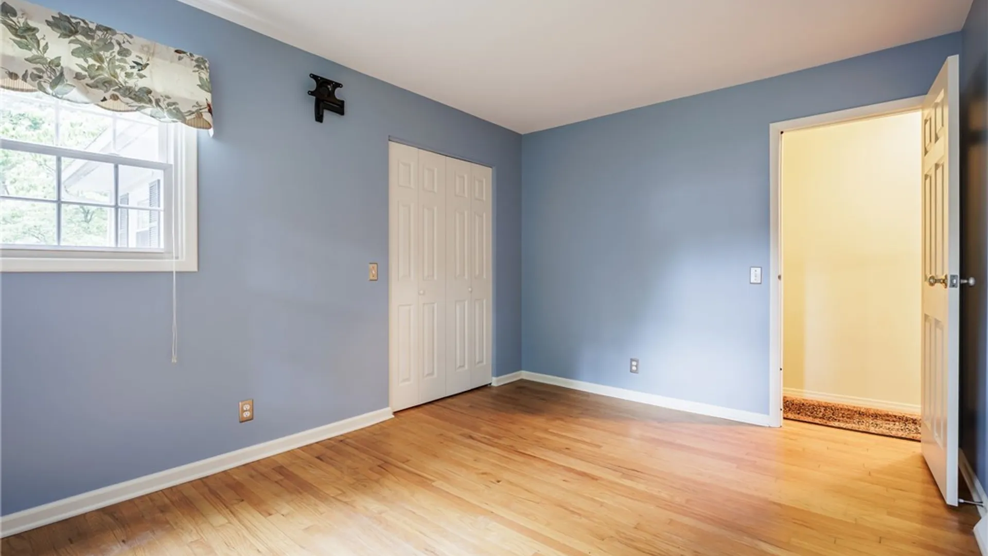 Property at 10 Glendower Circle, Pittsford, NY 14534 40