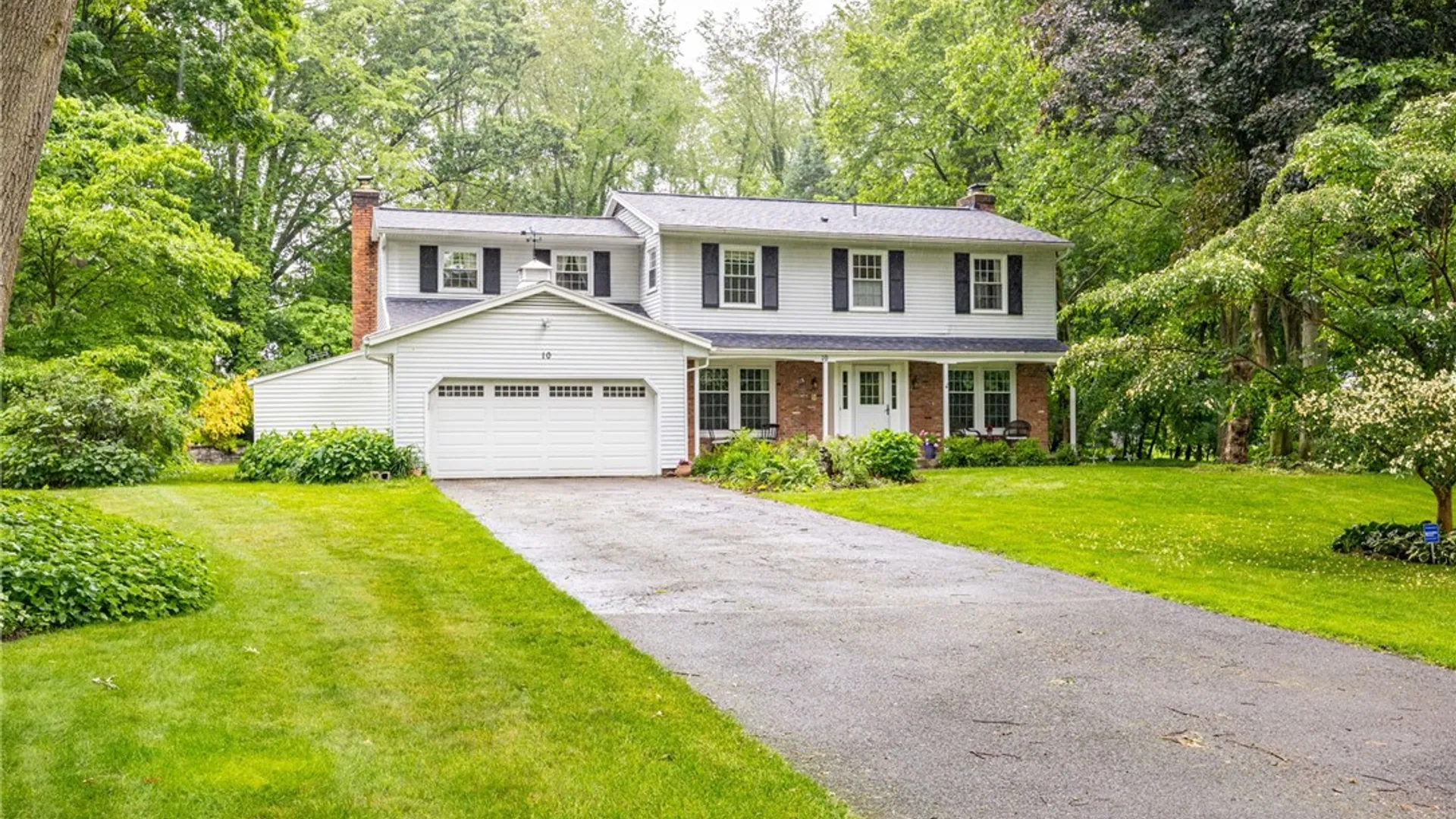 Property at 10 Glendower Circle, Pittsford, NY 14534 41