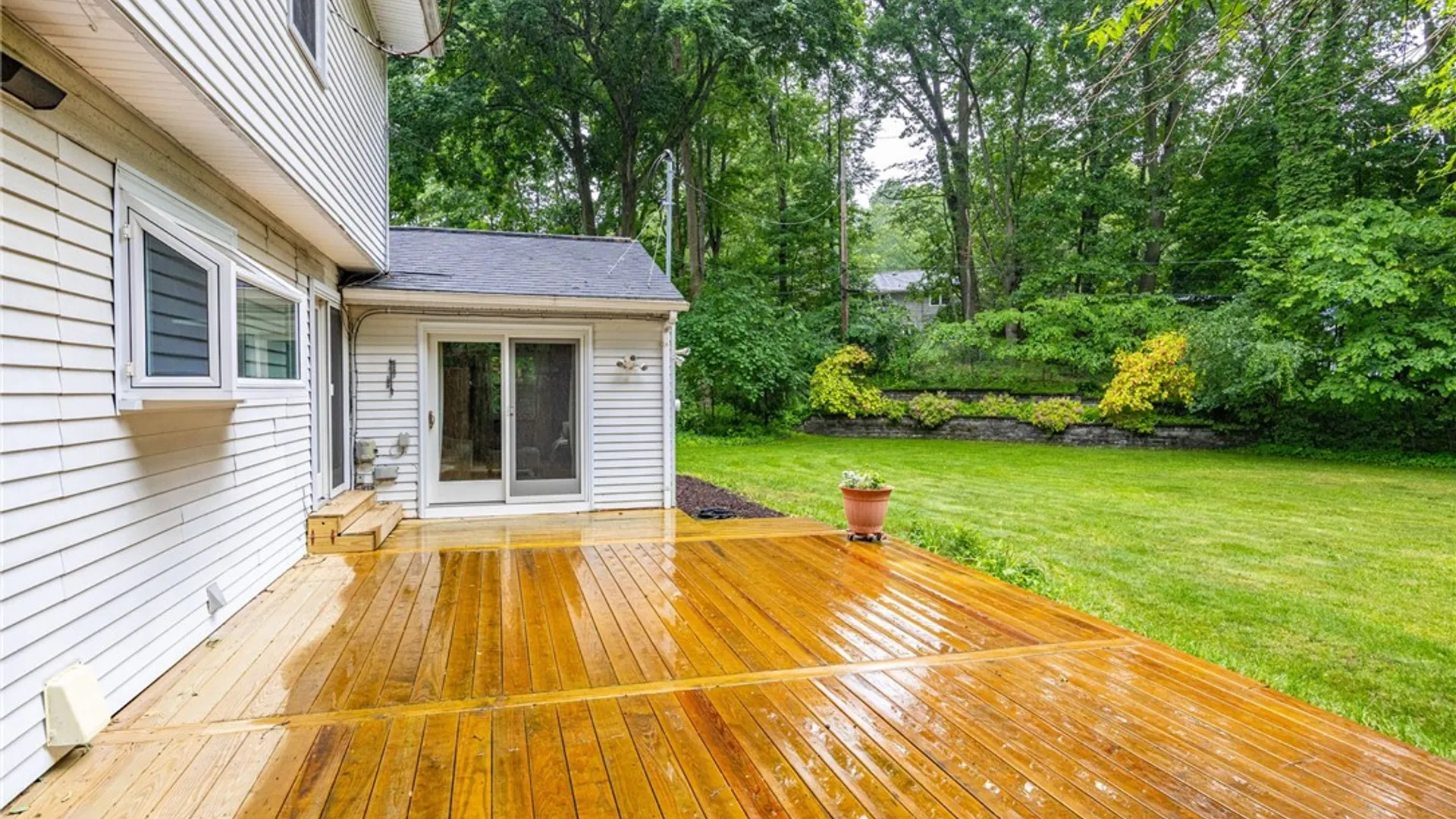 Property at 10 Glendower Circle, Pittsford, NY 14534 6