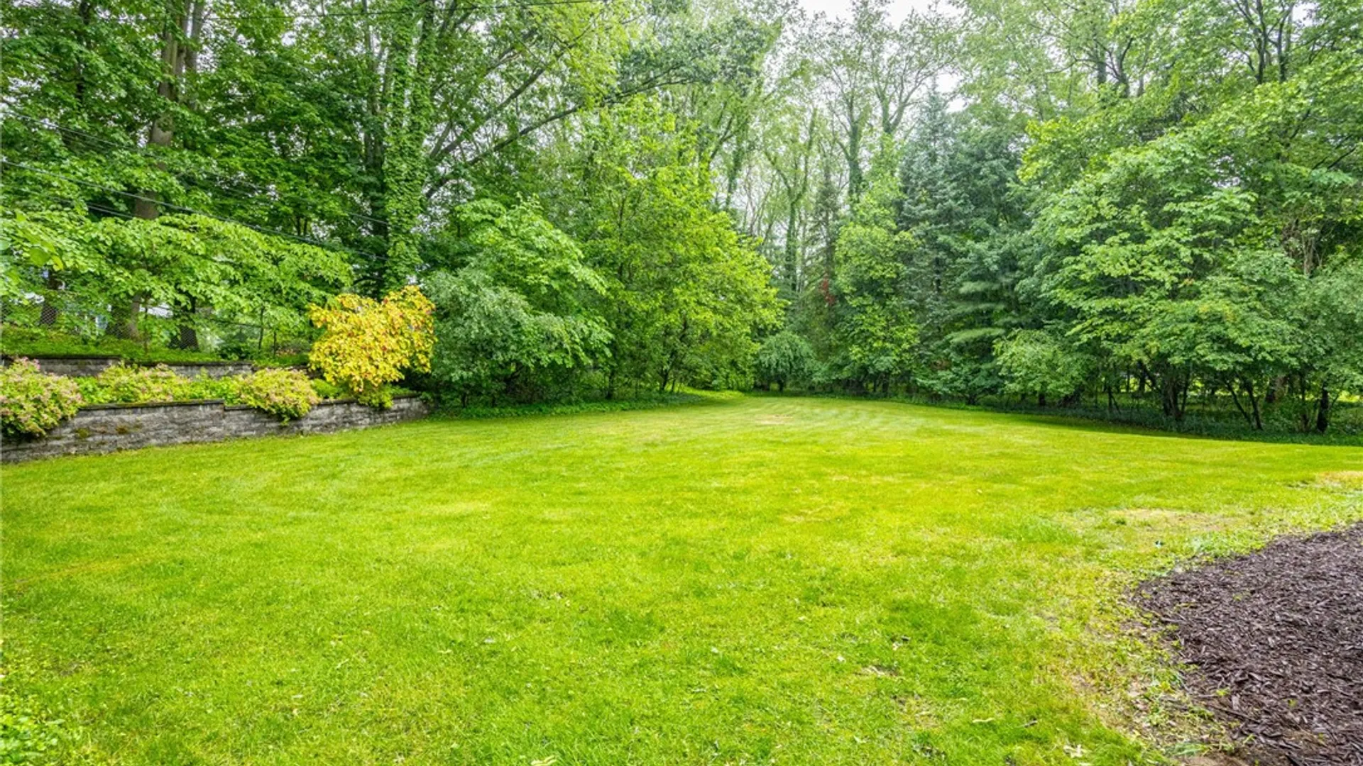 Property at 10 Glendower Circle, Pittsford, NY 14534 8