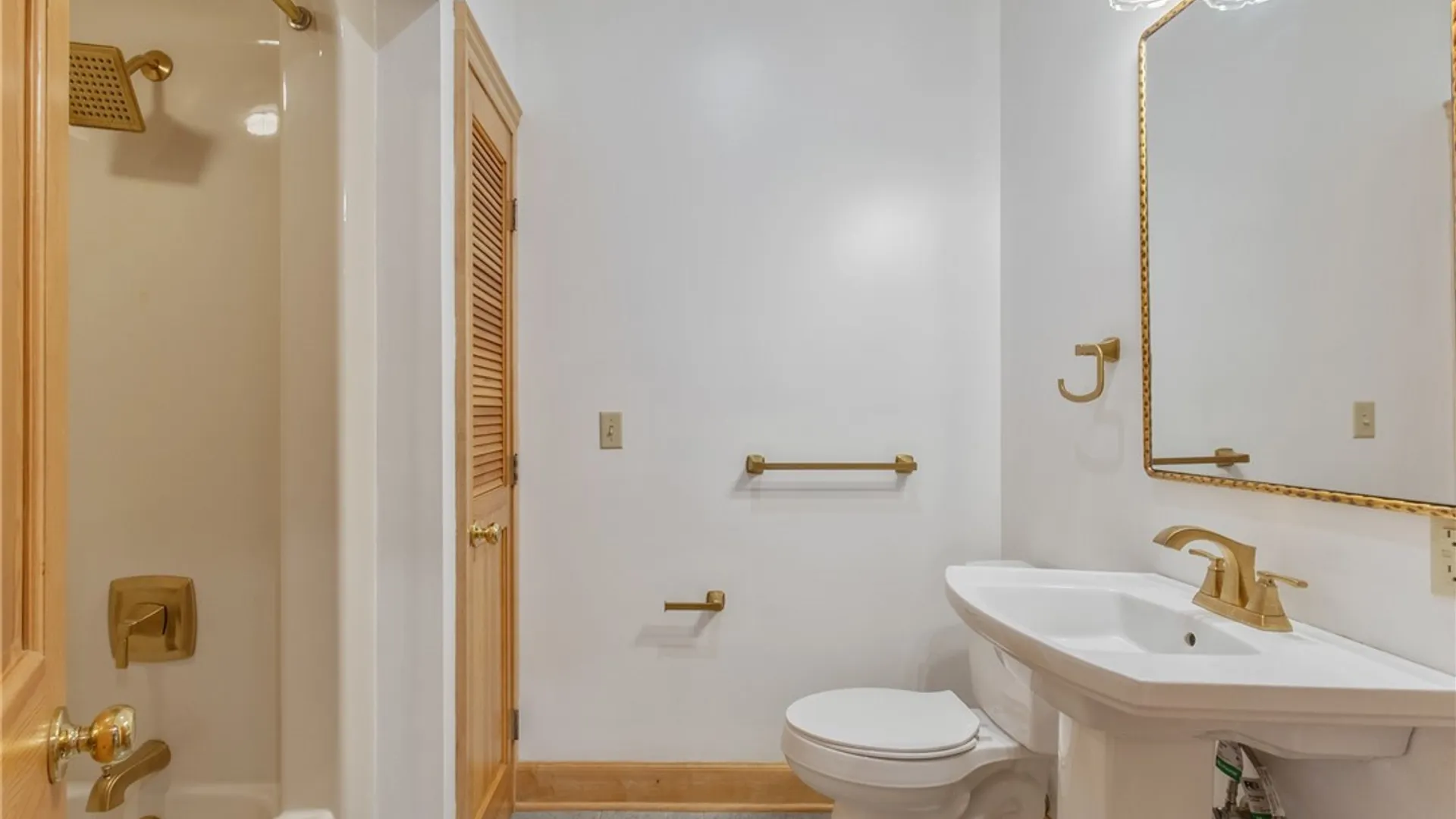 Property at 1 Mayflower Circle, Oswego, NY 13126 18