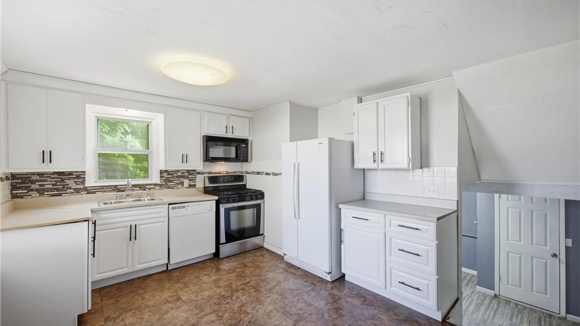 Property at 373 Niagara Falls Boulevard, Amherst, NY 14226 8