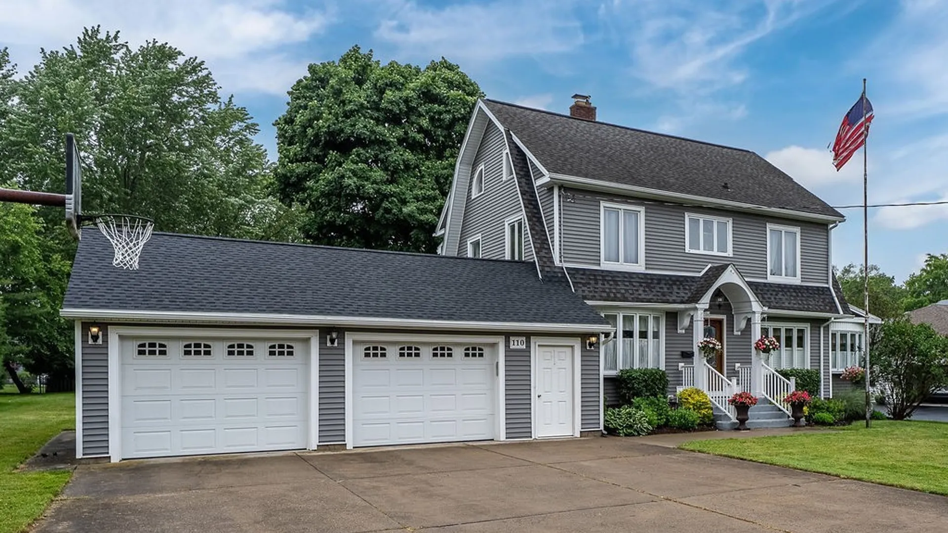 Property at 110 N Cayuga Road, Amherst, NY 14221 2