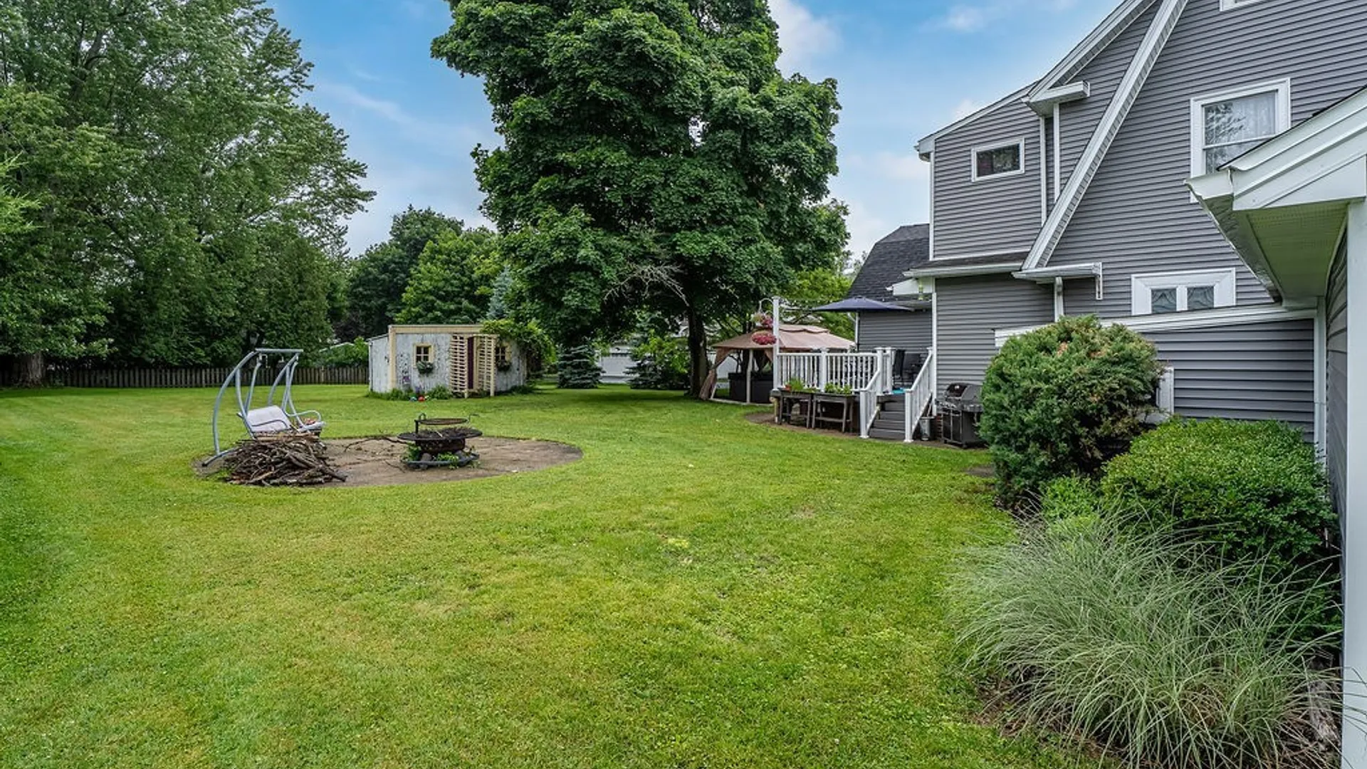 Property at 110 N Cayuga Road, Amherst, NY 14221 37