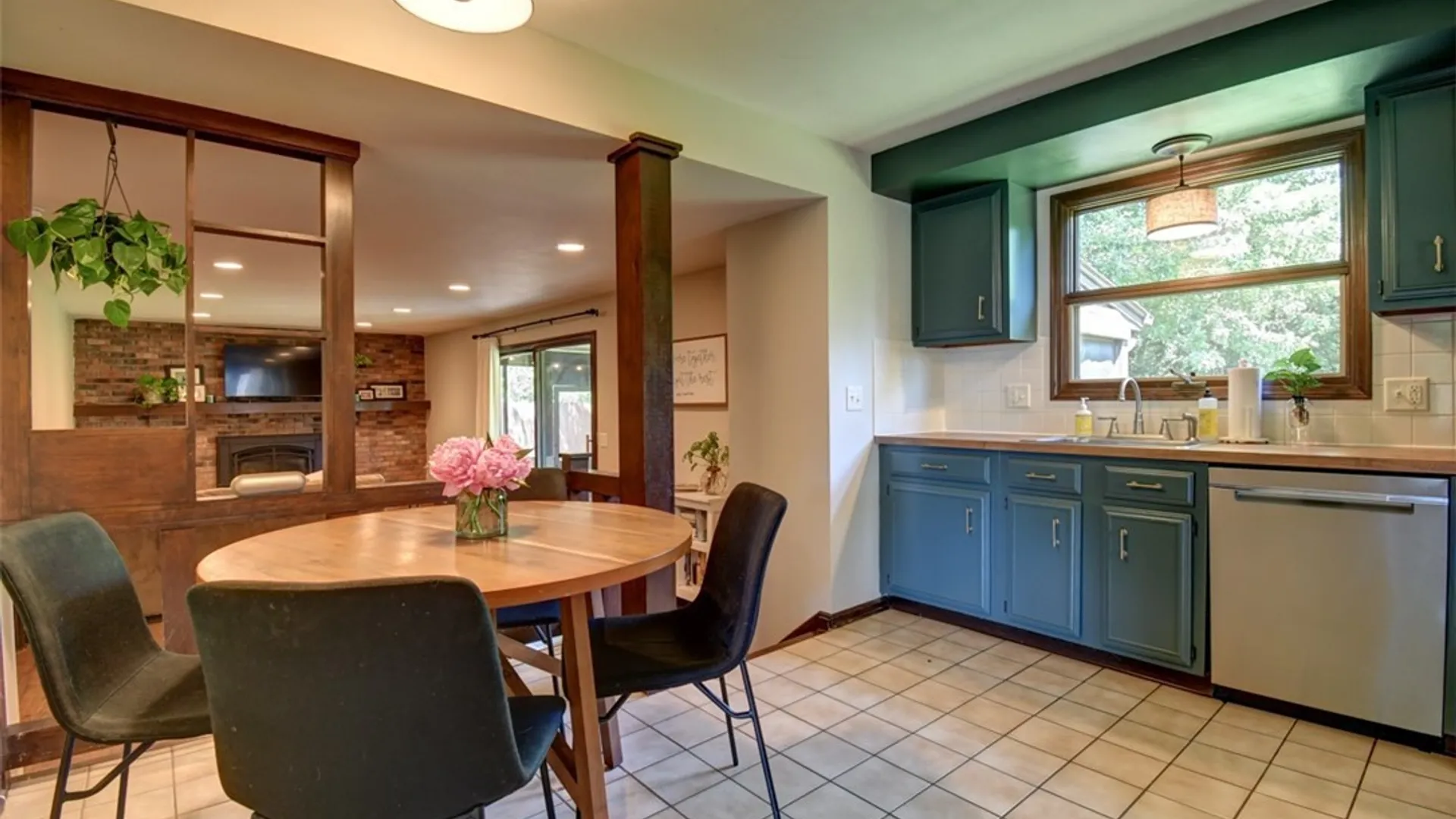 Property at 225 Rockdale Drive, Amherst, NY 14228 11