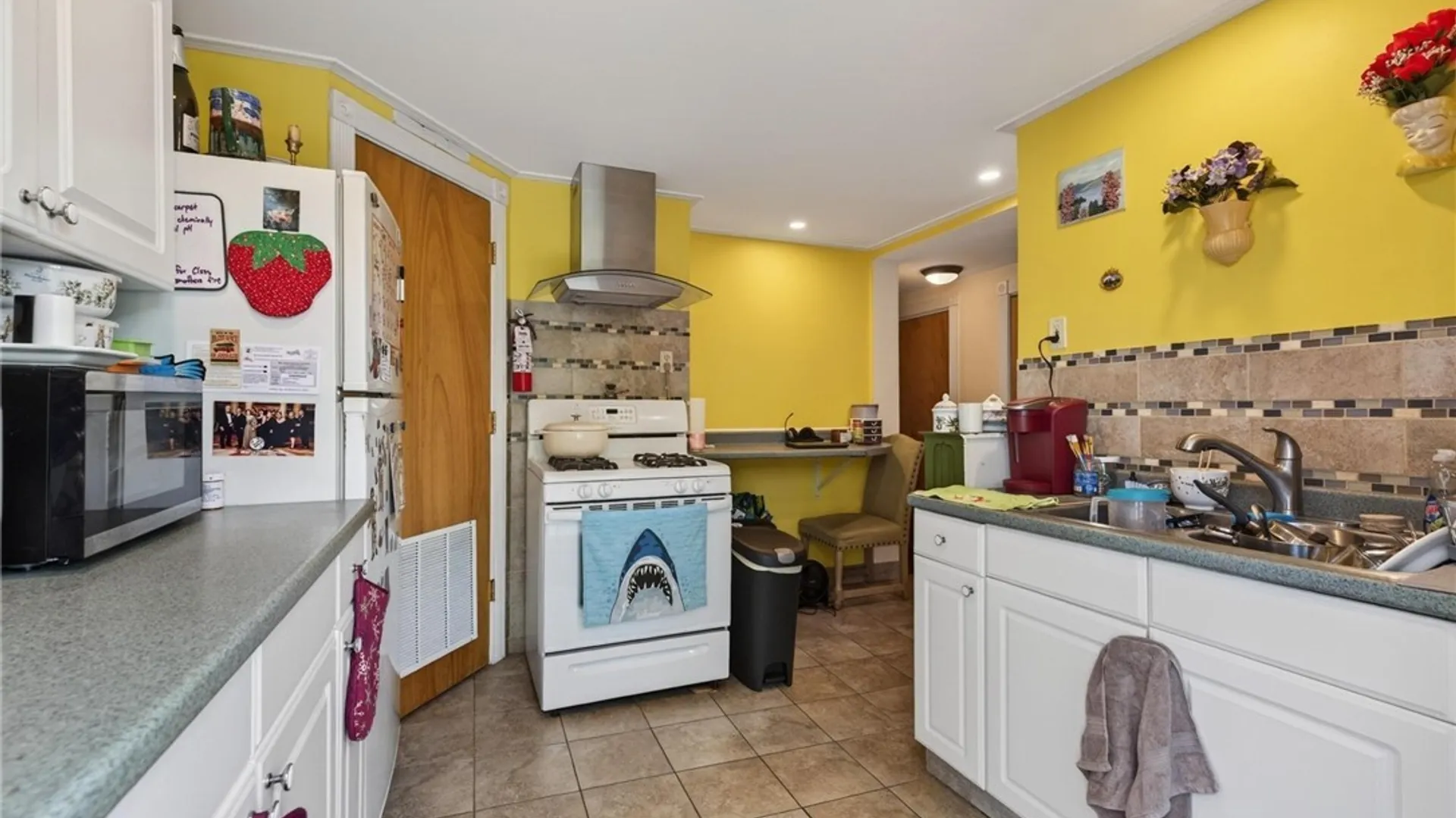 Property at 736 Elmwood Avenue, Buffalo, NY 14222 31