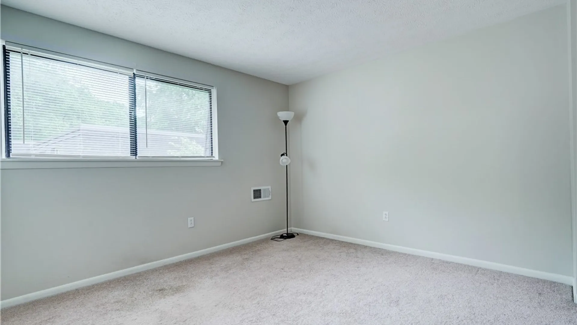Property at 133 Penn Lane, Penfield, NY 14625 11