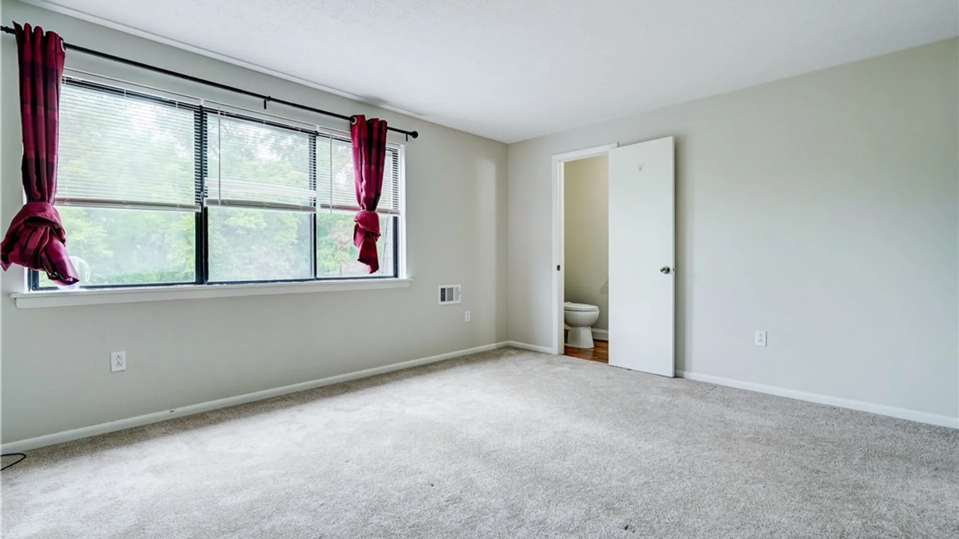 Property at 133 Penn Lane, Penfield, NY 14625 7
