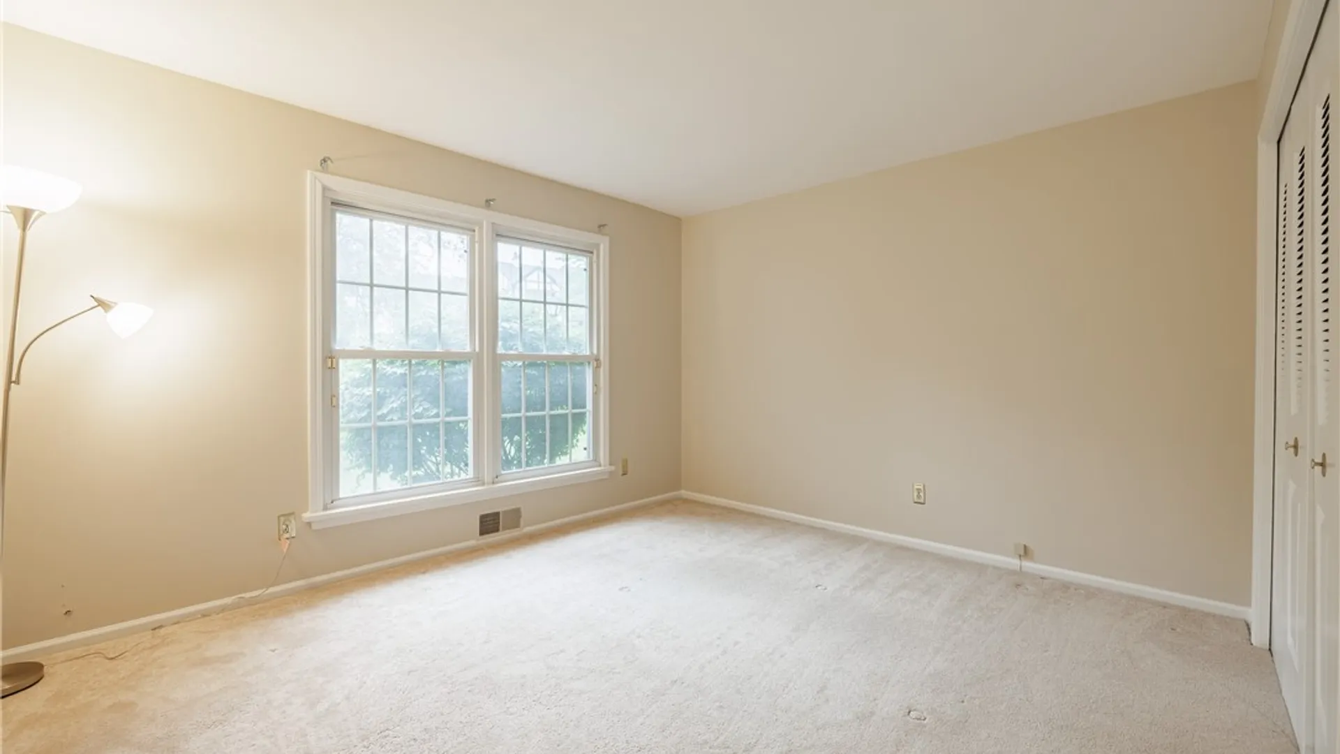 Property at 18 New Wickham Drive, Penfield, NY 14526 20