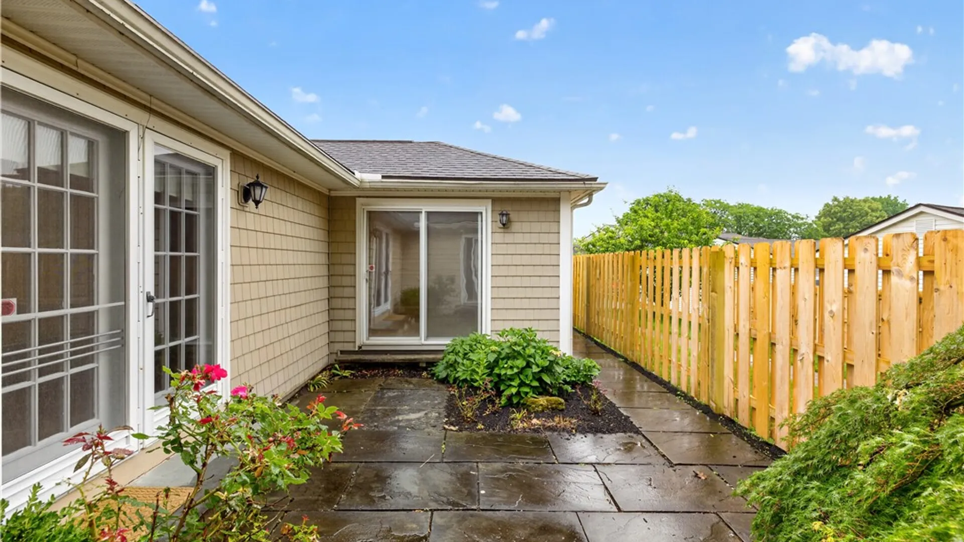 Property at 18 New Wickham Drive, Penfield, NY 14526 4