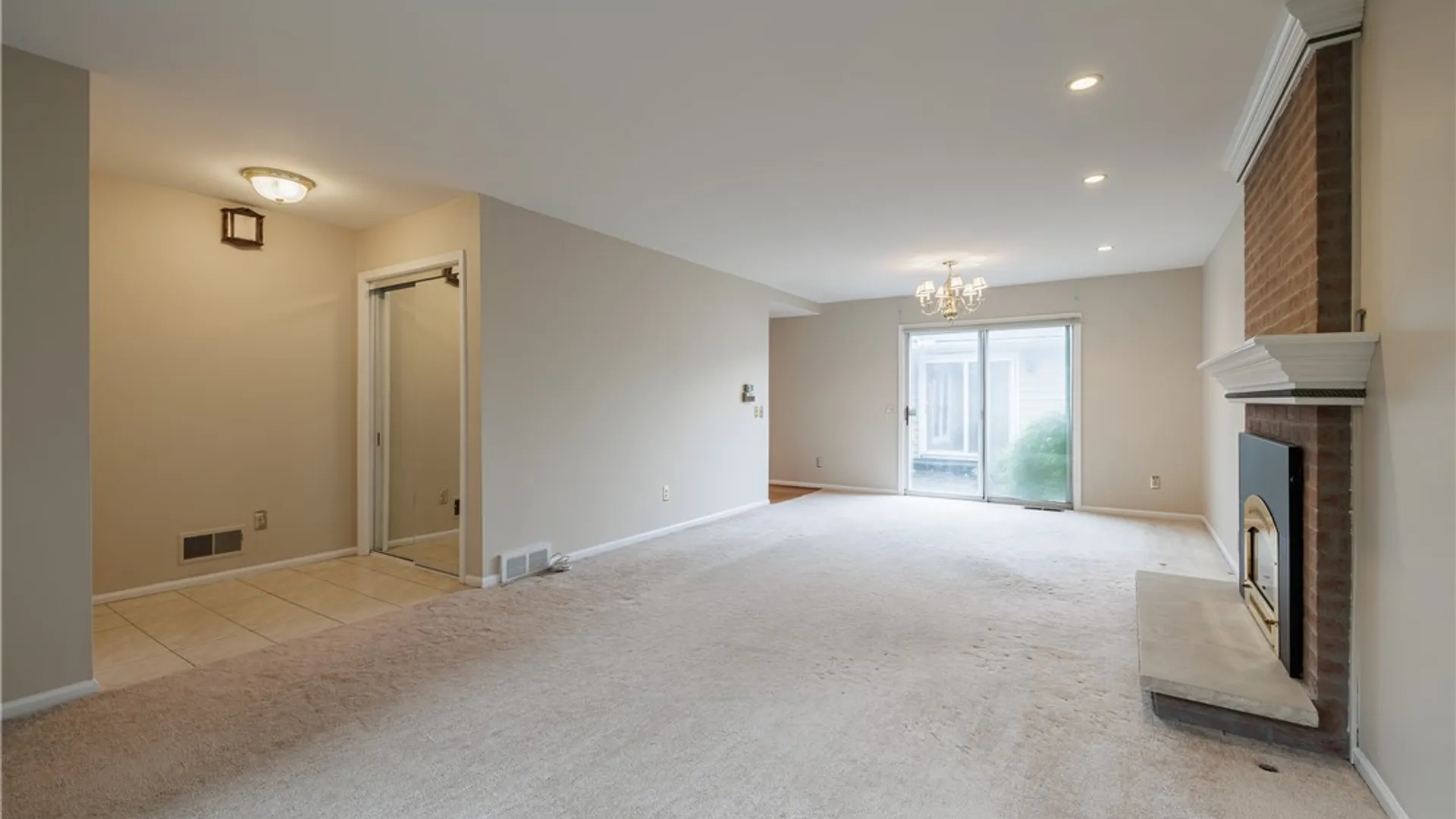 Property at 18 New Wickham Drive, Penfield, NY 14526 6