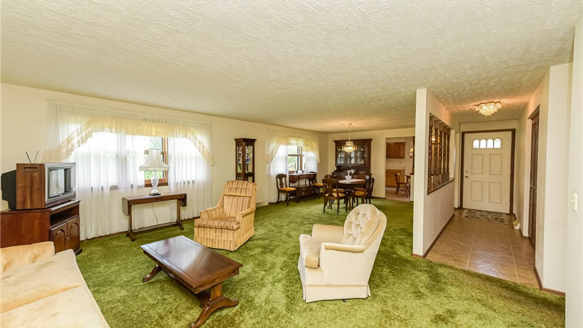 Property at 67 Briar Wood Lane, Greece, NY 14626 13