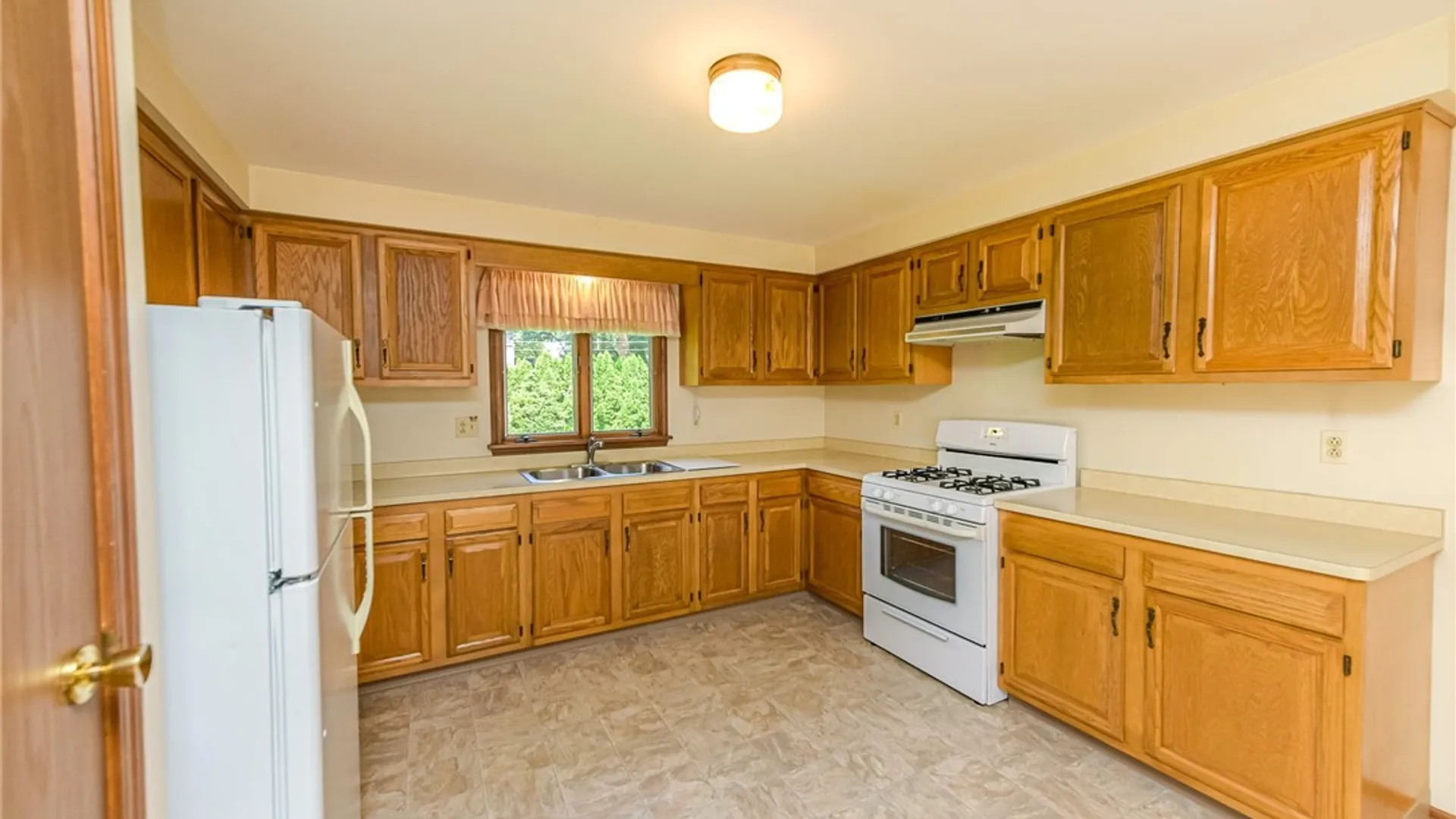 Property at 67 Briar Wood Lane, Greece, NY 14626 6