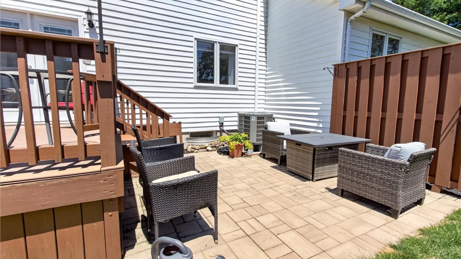 Property at 23 Dearfield Court, Perinton, NY 14450 5