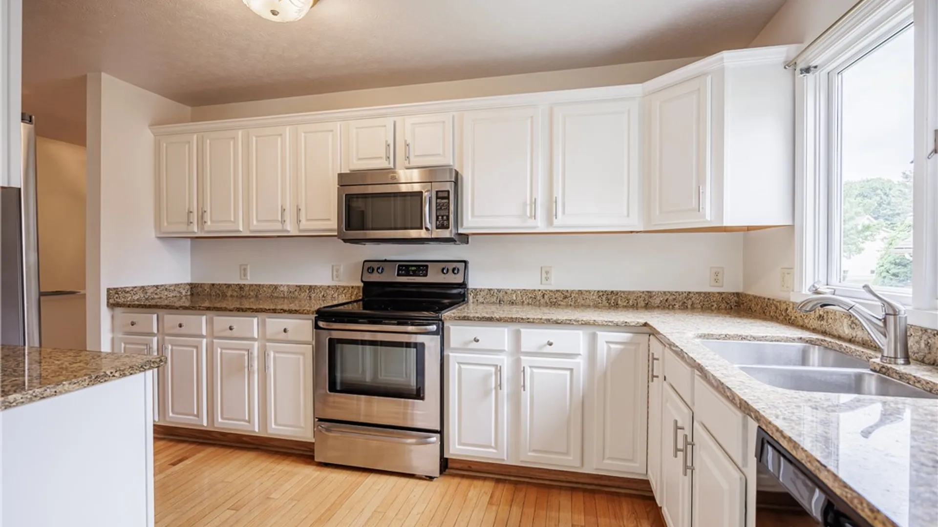 Property at 10 Baywood Lane, Penfield, NY 14580 10