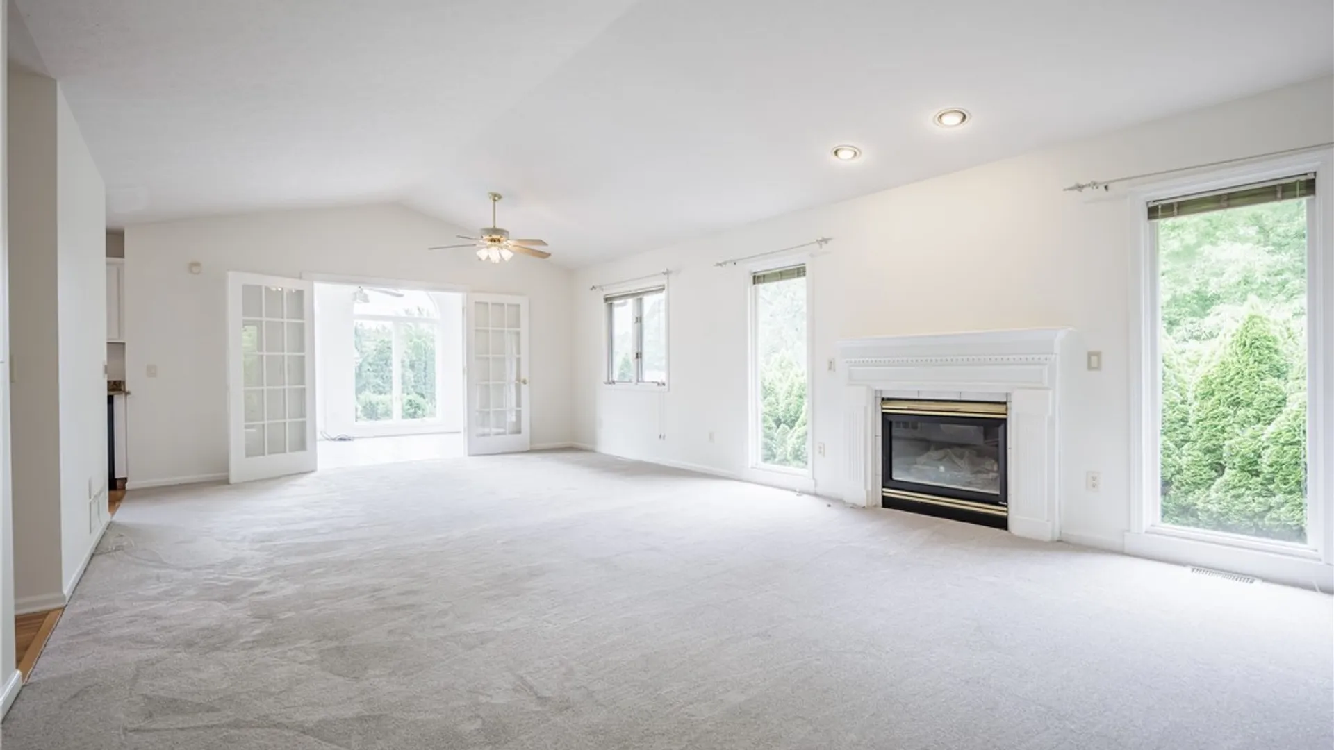 Property at 10 Baywood Lane, Penfield, NY 14580 14