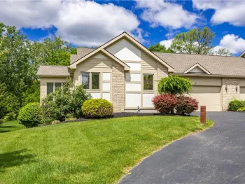 Property at 10 Baywood Lane, Penfield, NY 14580