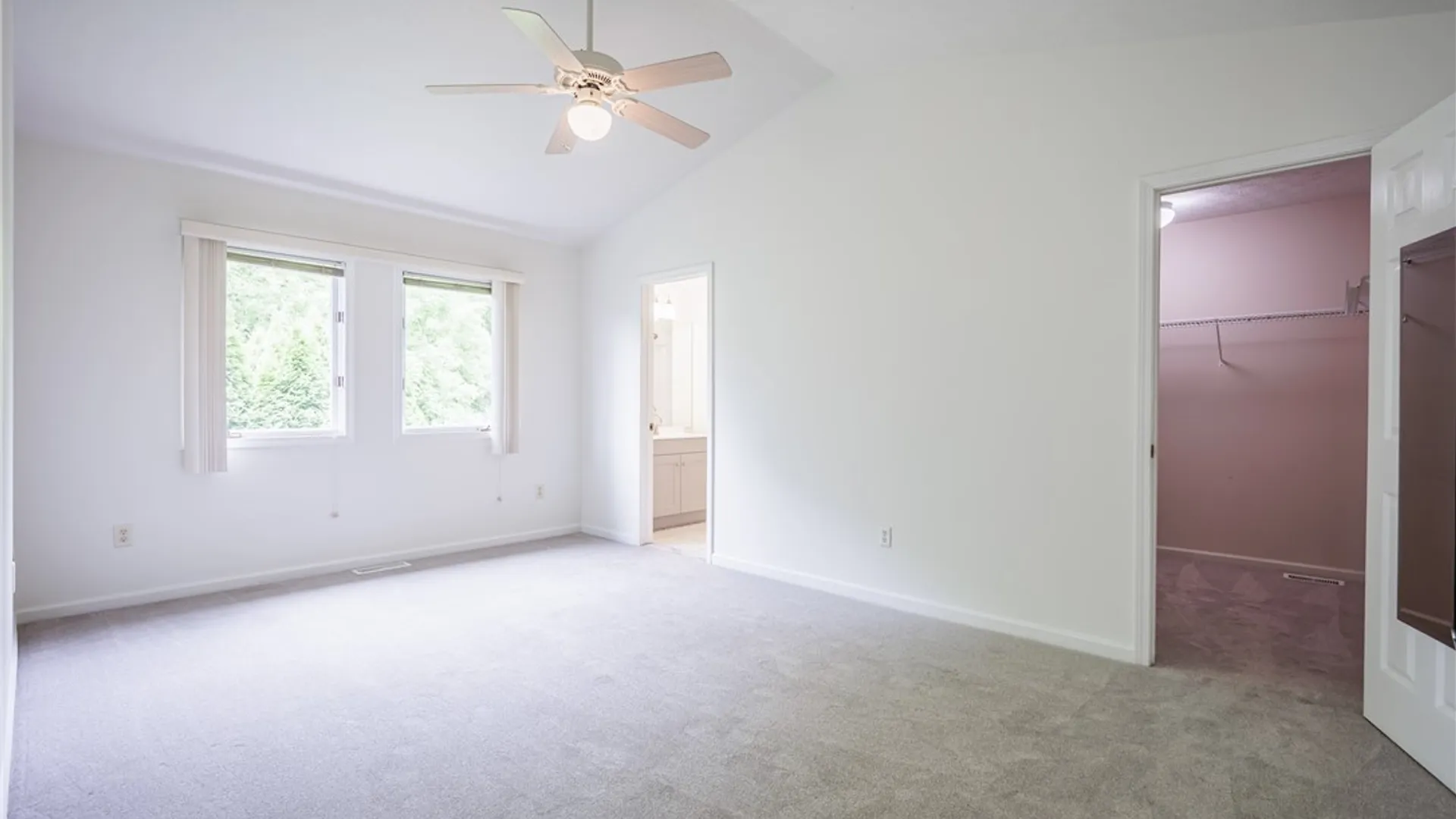 Property at 10 Baywood Lane, Penfield, NY 14580 23