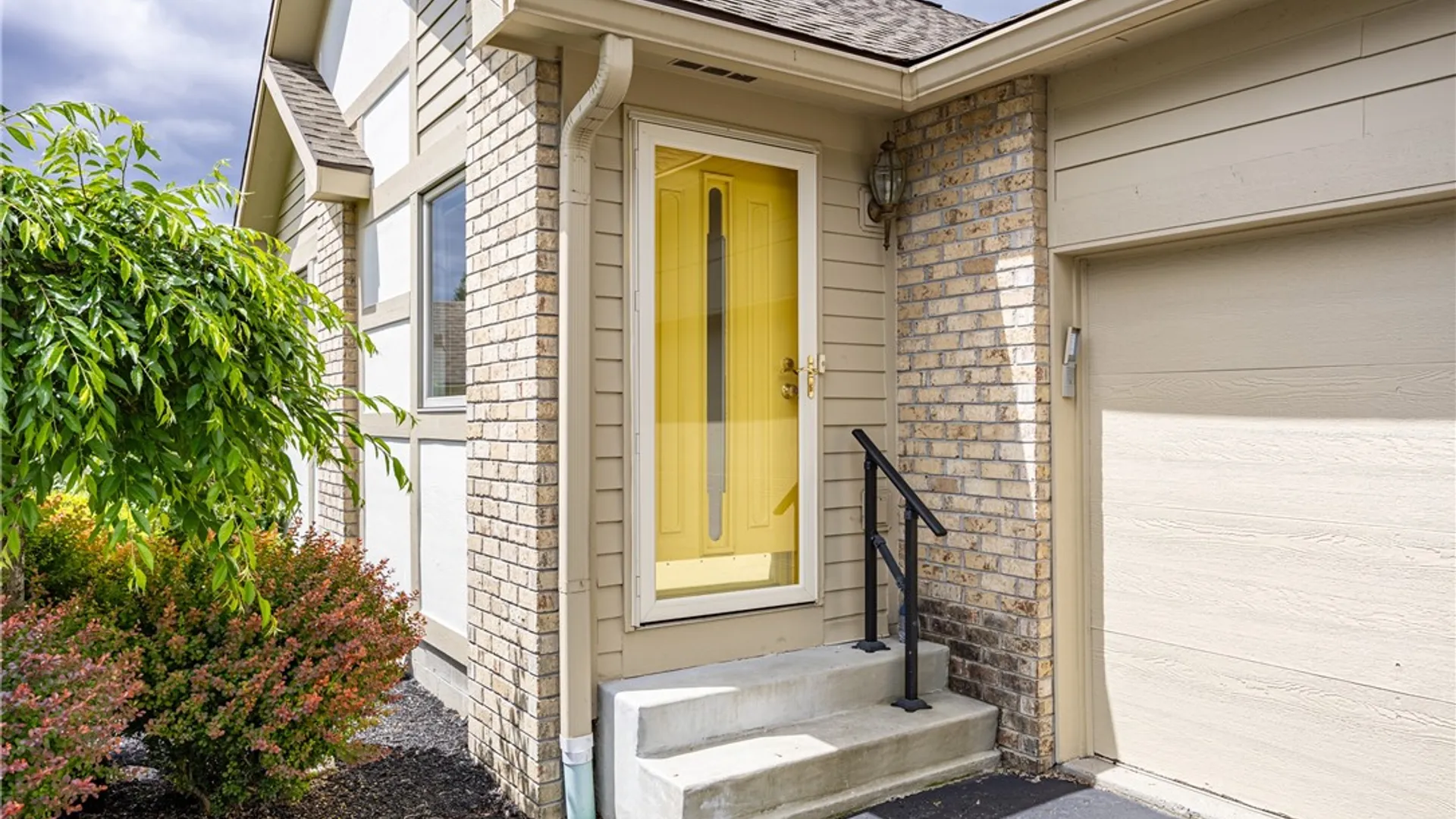 Property at 10 Baywood Lane, Penfield, NY 14580 6