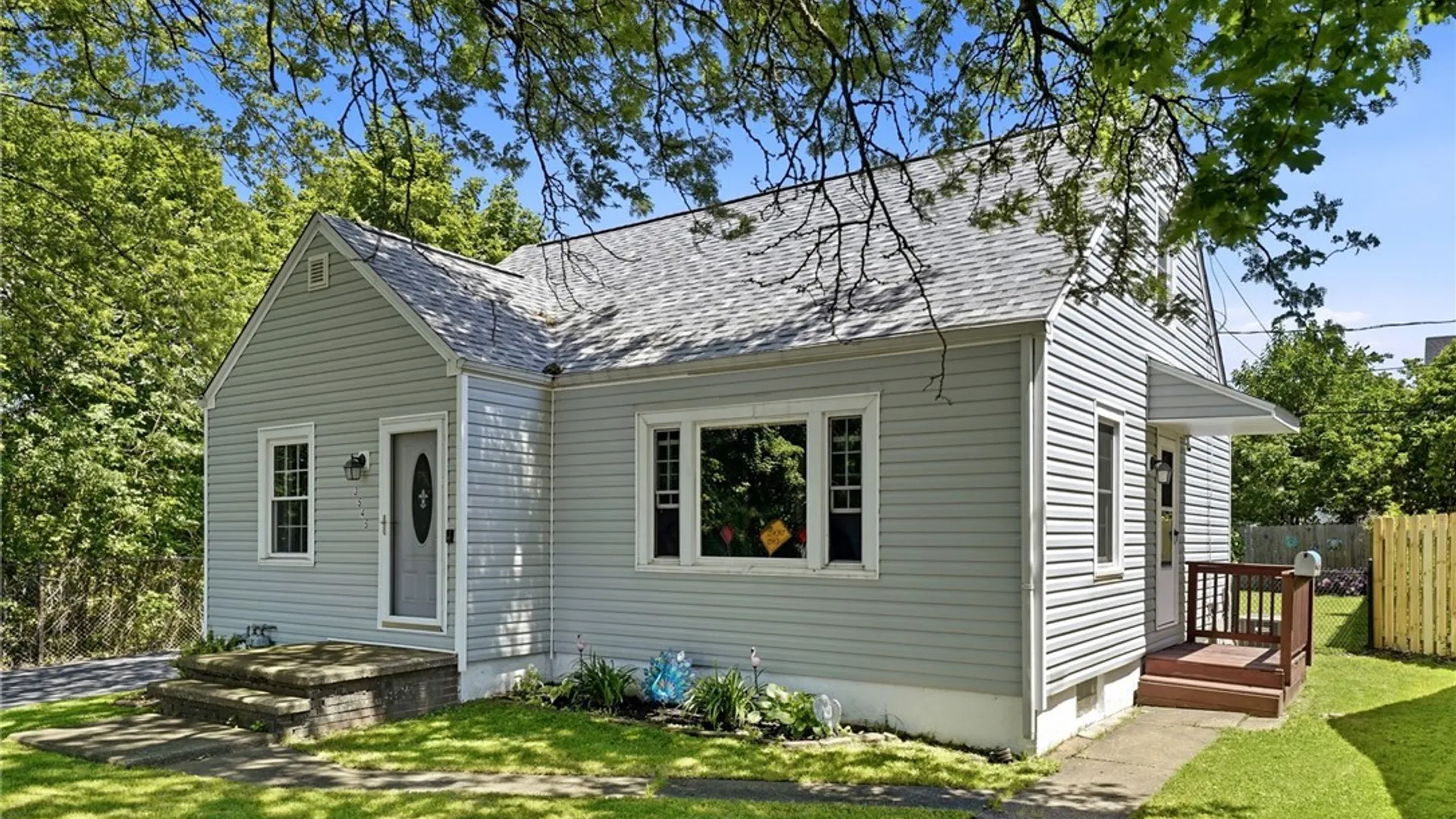 Property at 3545 Wabash Avenue, Hamburg, NY 14219 4