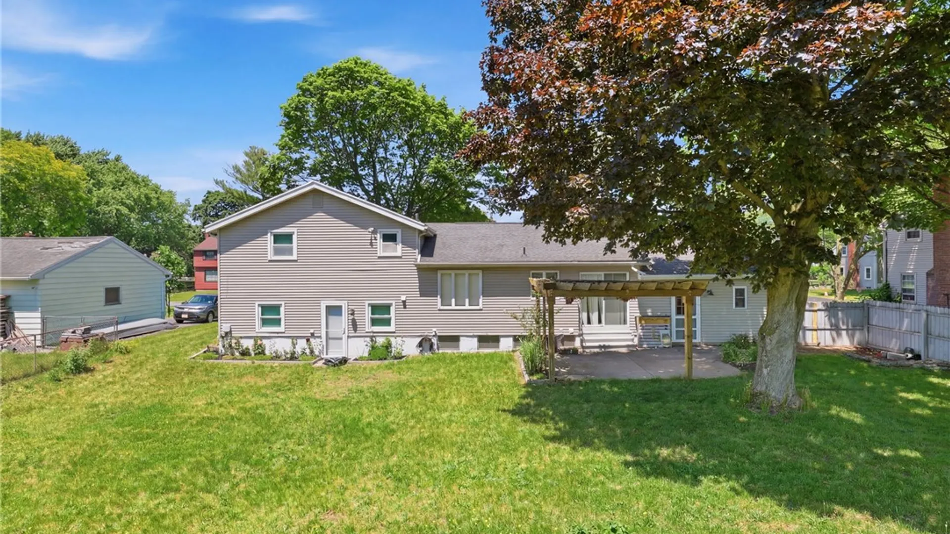 Property at 81 Minocqua Dr, Irondequoit, NY 14617 25