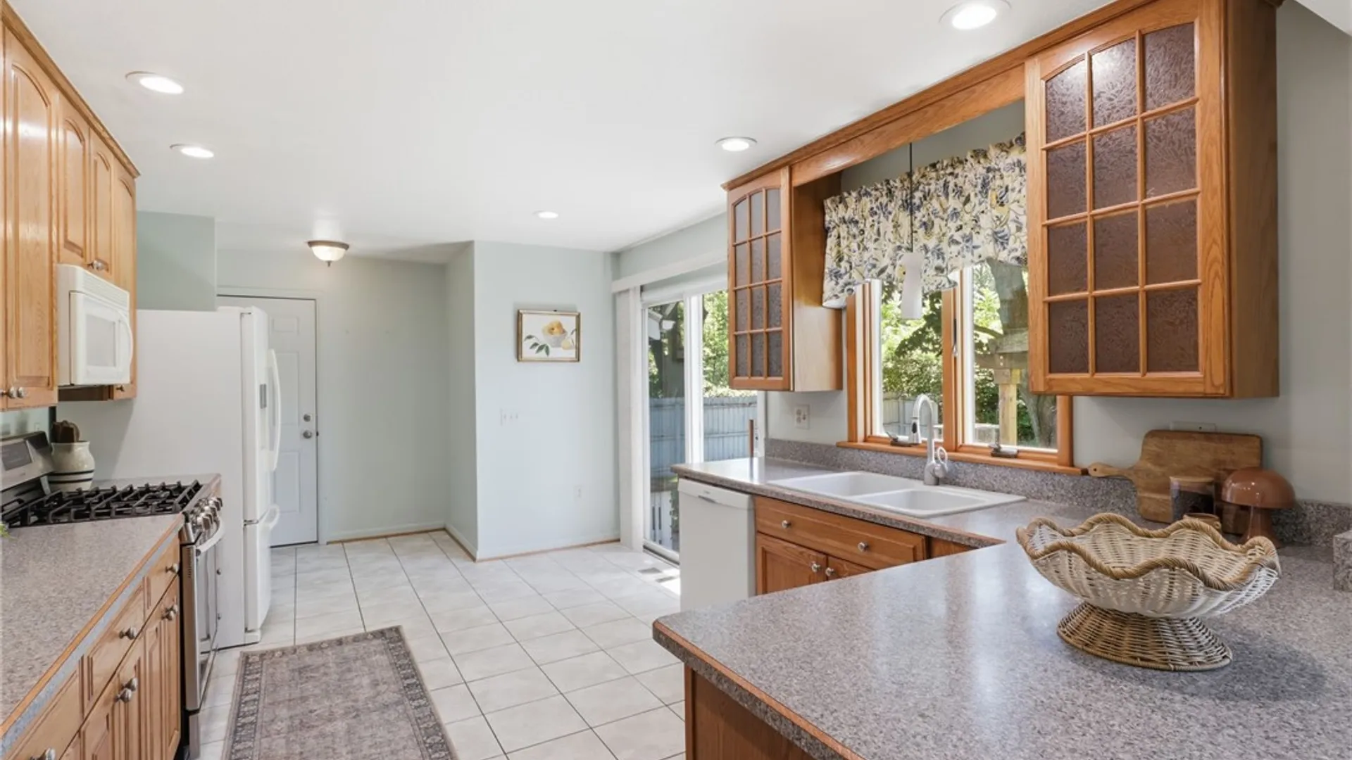 Property at 81 Minocqua Dr, Irondequoit, NY 14617 6