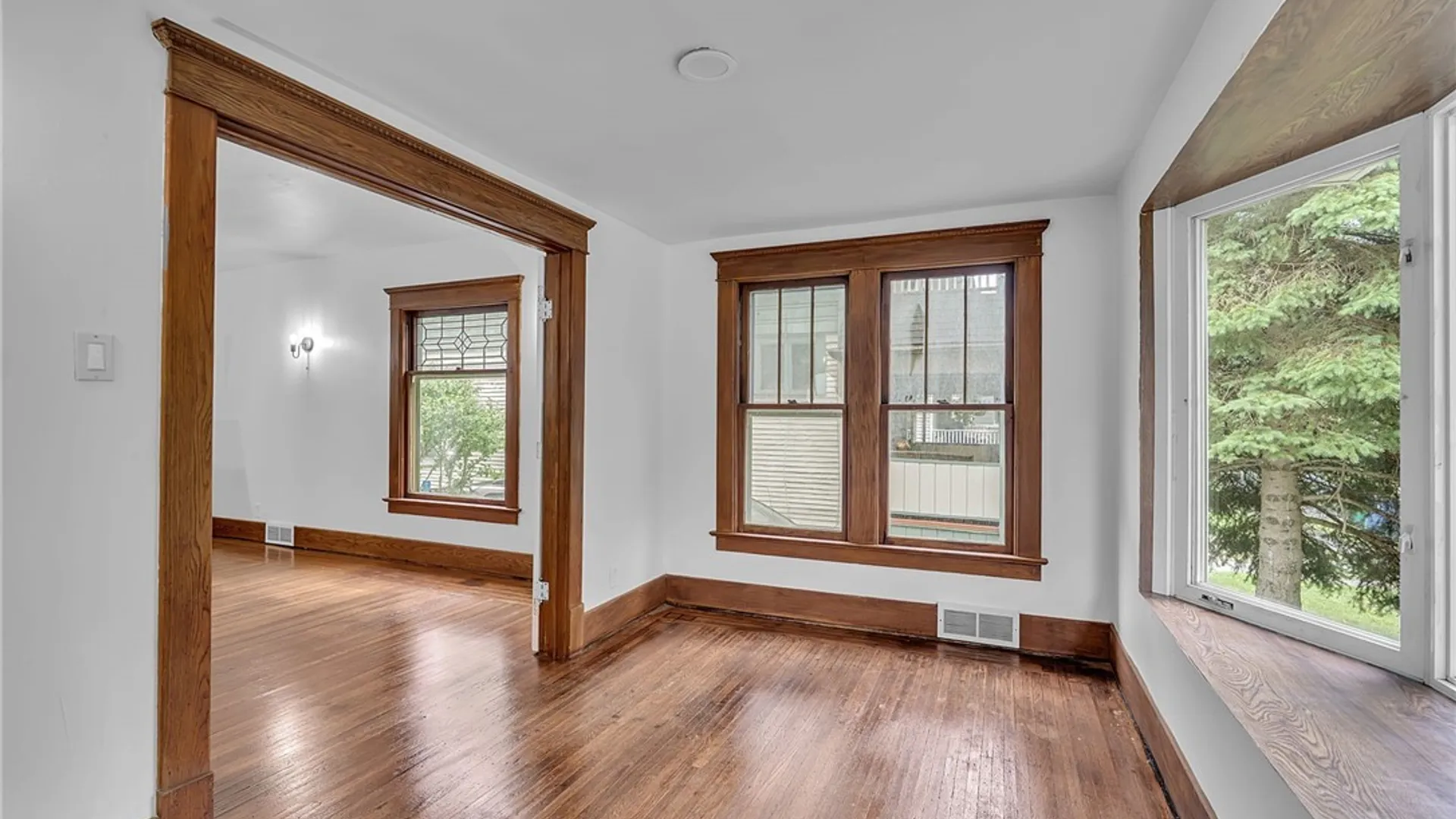 Property at 91 Saint Johns Parkside Street, Buffalo, NY 14210 11