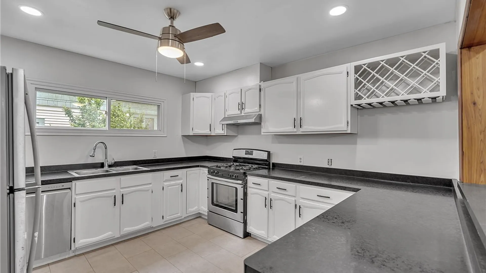 Property at 91 Saint Johns Parkside Street, Buffalo, NY 14210 12