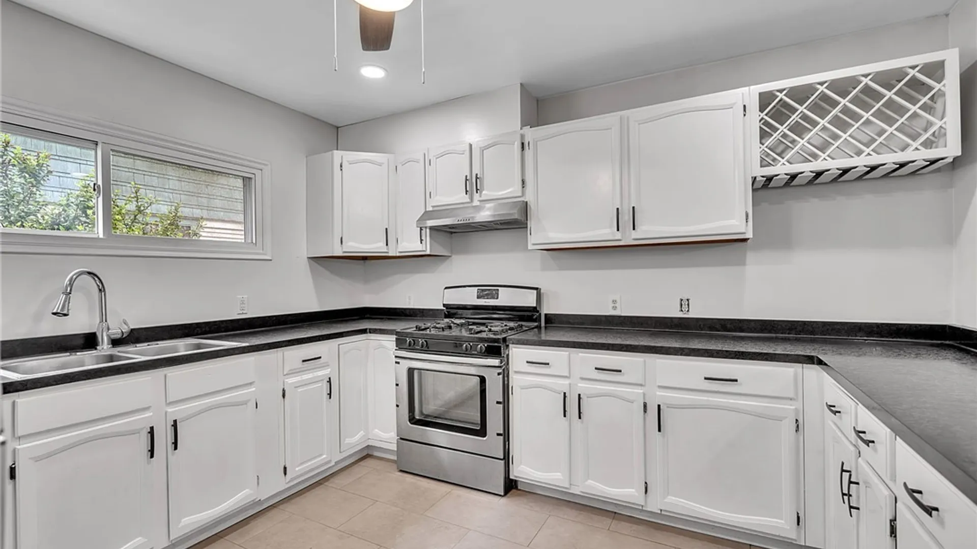 Property at 91 Saint Johns Parkside Street, Buffalo, NY 14210 16