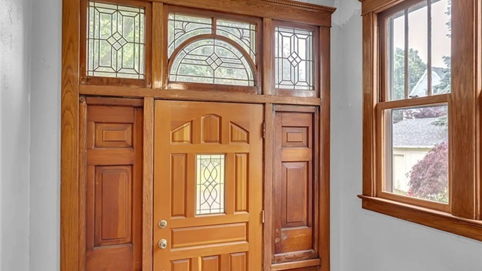 Property at 91 Saint Johns Parkside Street, Buffalo, NY 14210 3