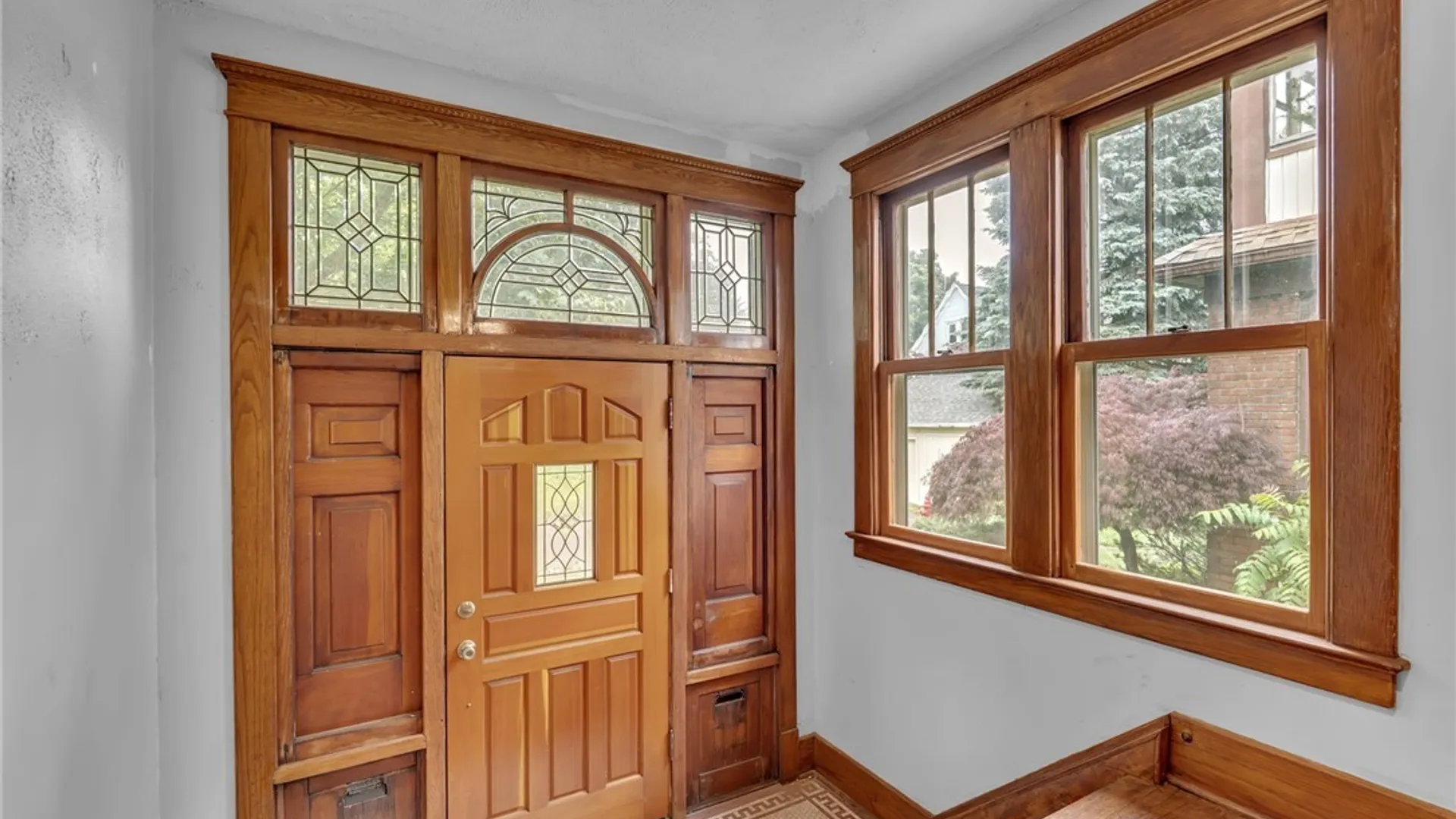 Property at 91 Saint Johns Parkside Street, Buffalo, NY 14210 4