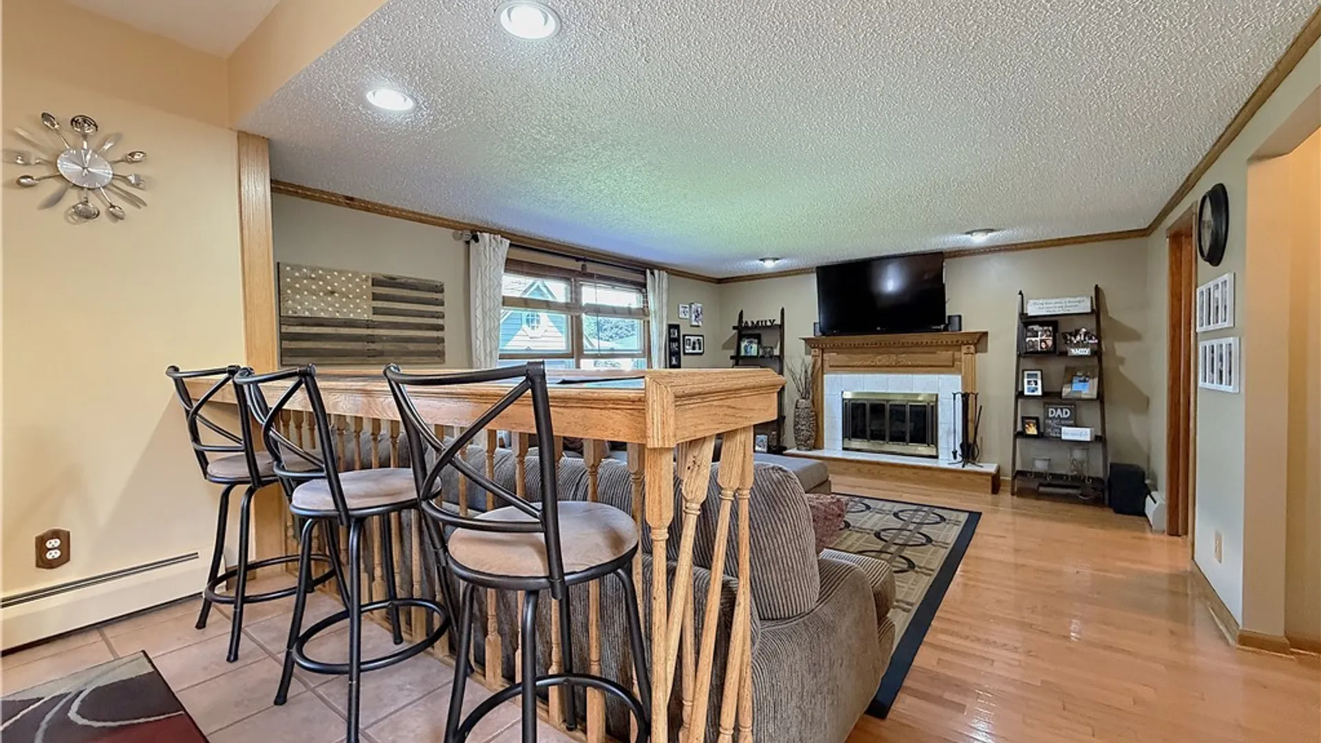 Property at 2 Autumn Lane, Cheektowaga, NY 14043 10