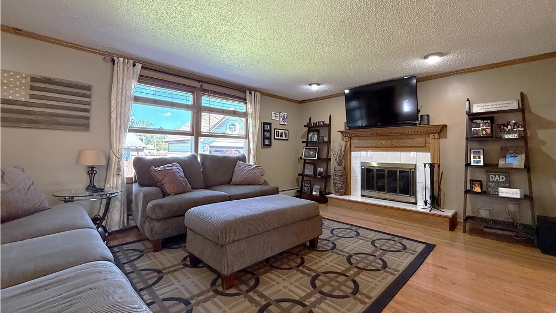 Property at 2 Autumn Lane, Cheektowaga, NY 14043 11