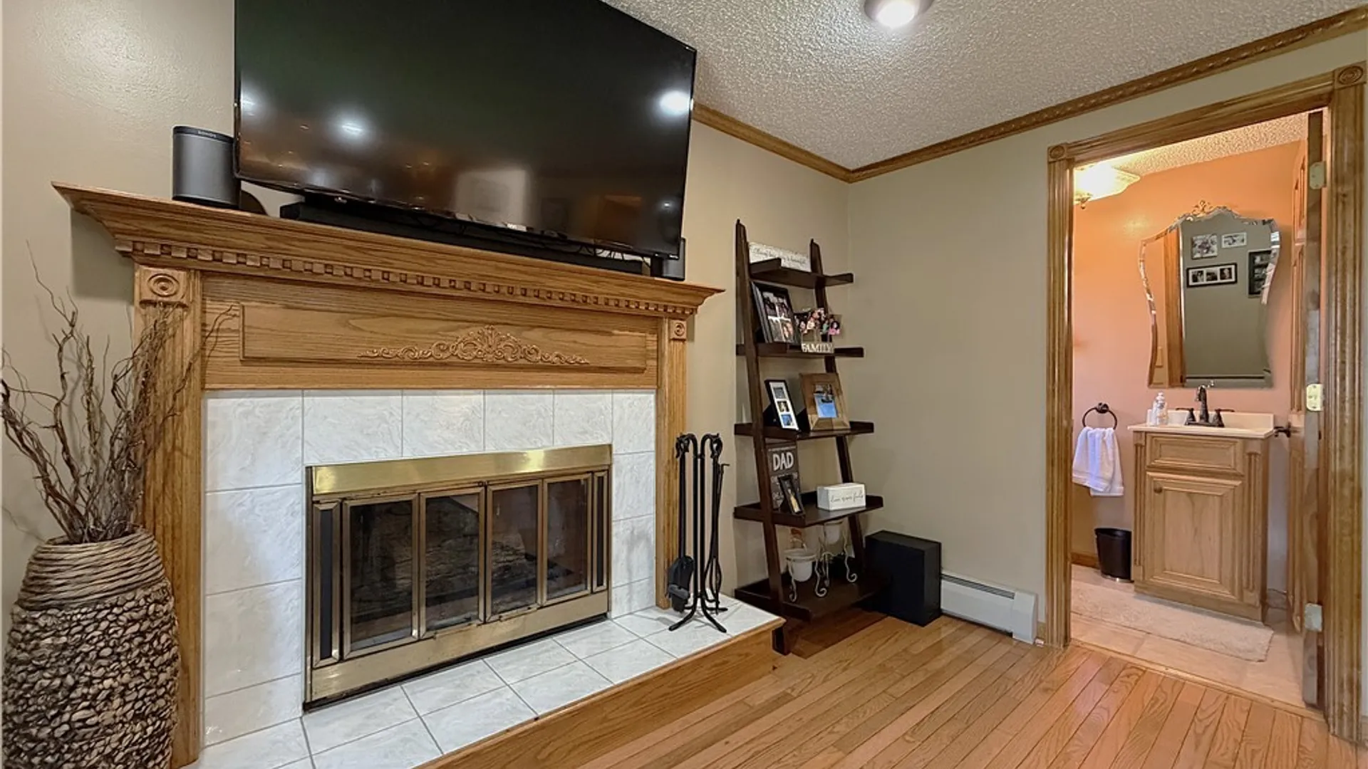 Property at 2 Autumn Lane, Cheektowaga, NY 14043 14